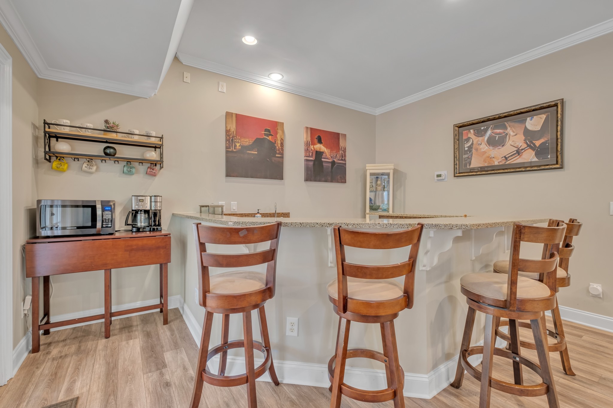 808 Aldwych Circle