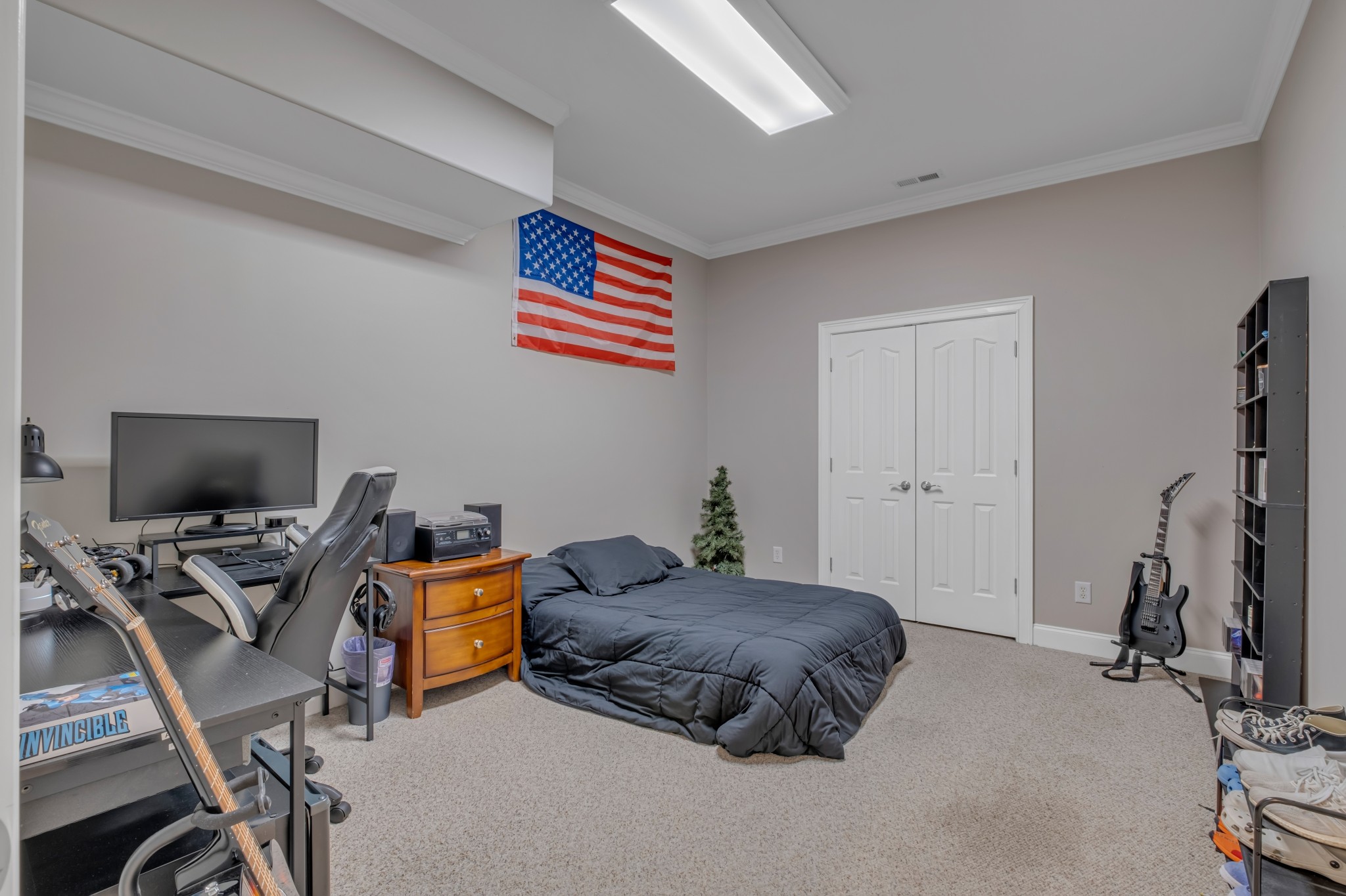 808 Aldwych Circle