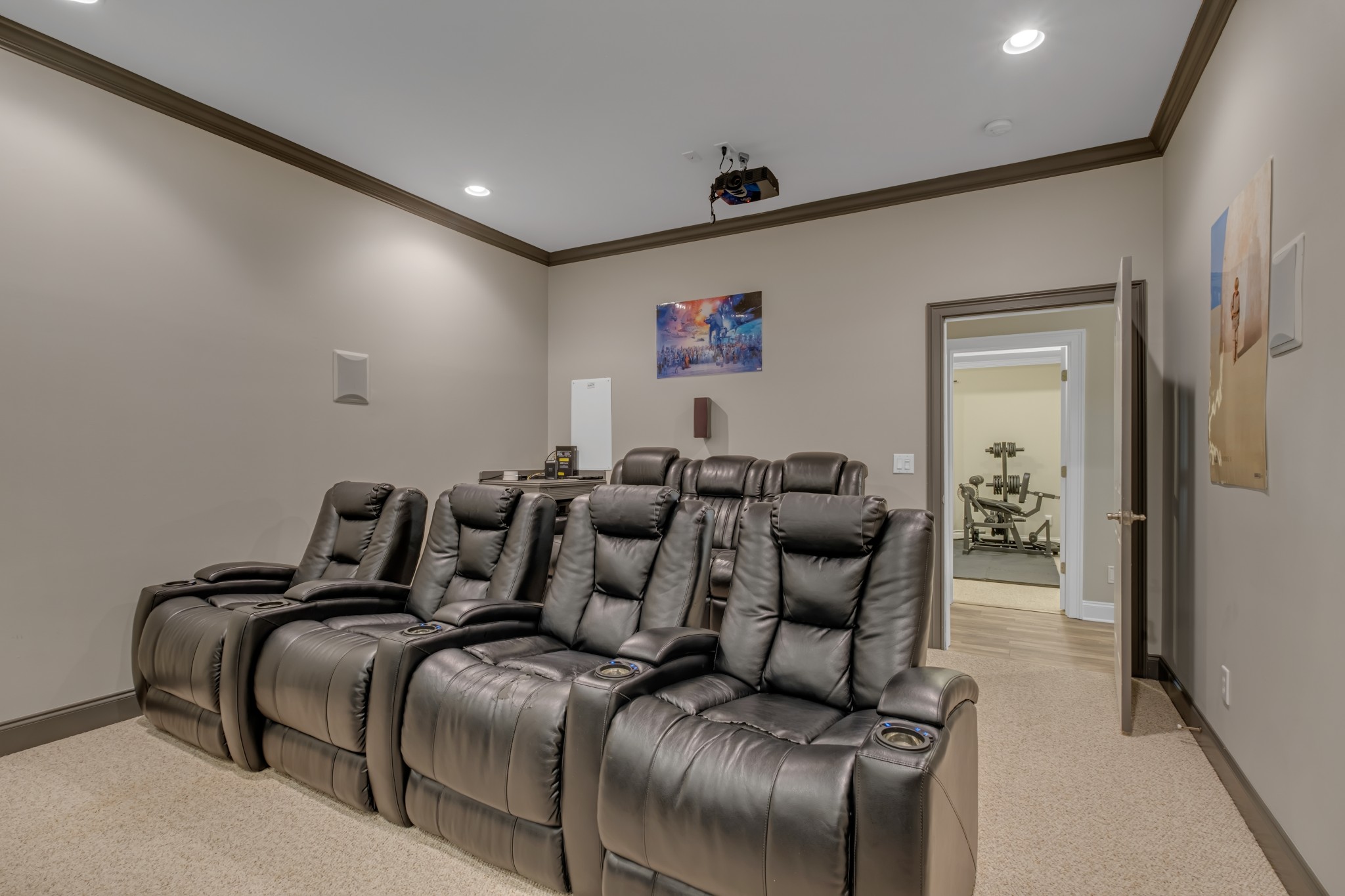 808 Aldwych Circle