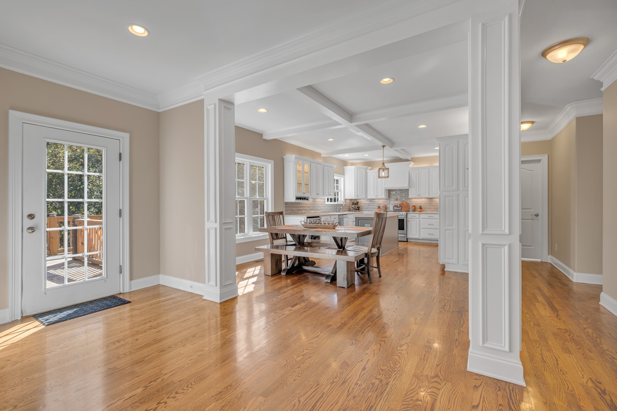 808 Aldwych Circle