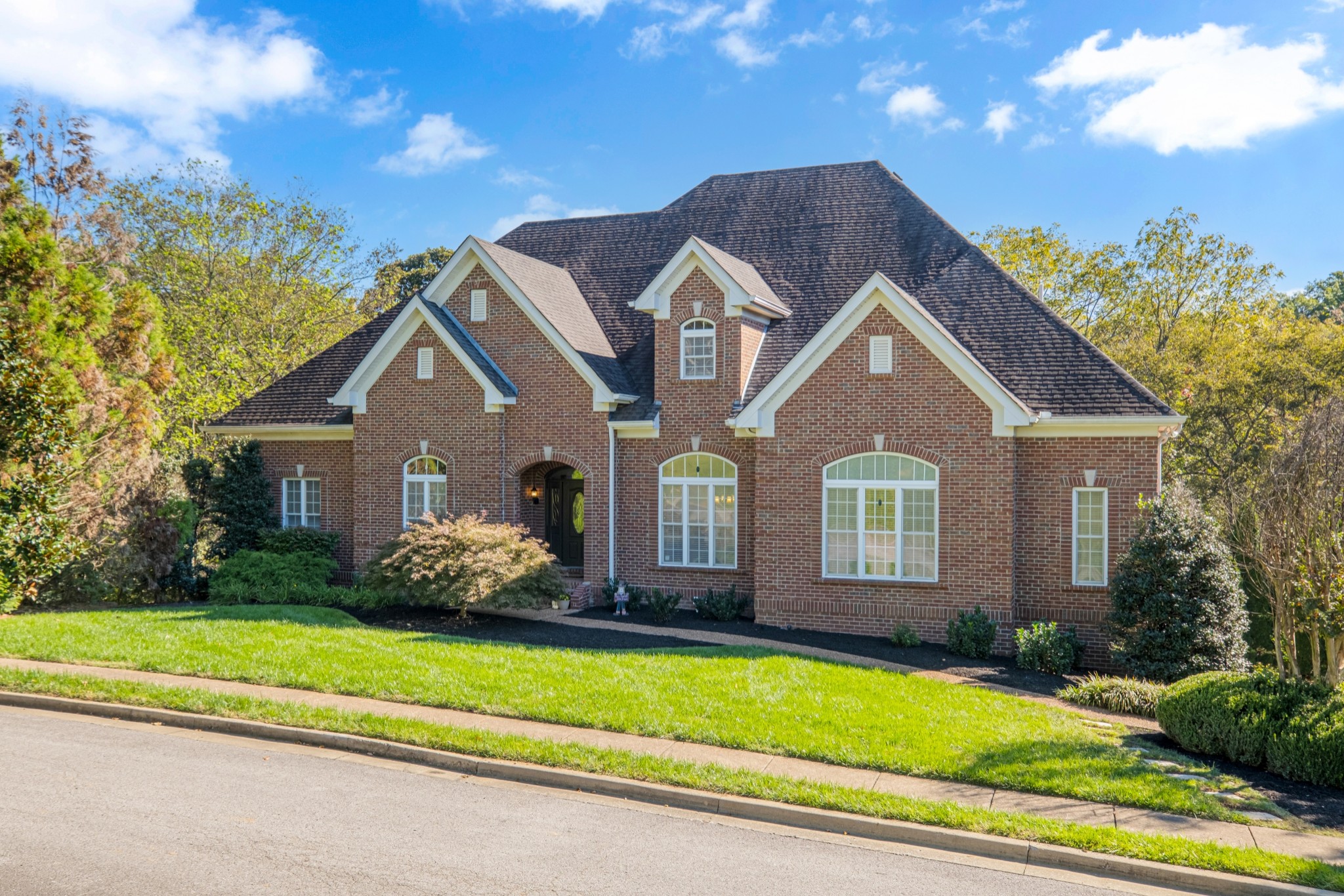 808 Aldwych Circle