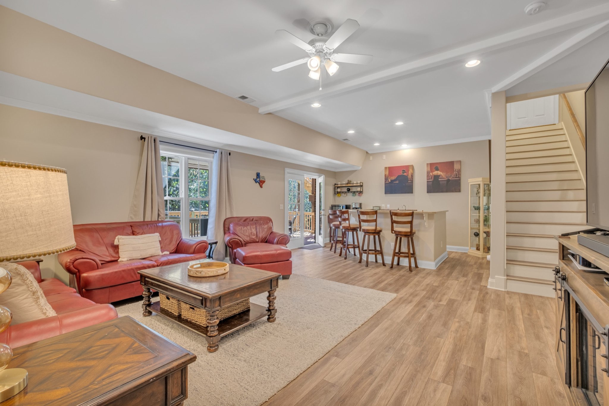 808 Aldwych Circle
