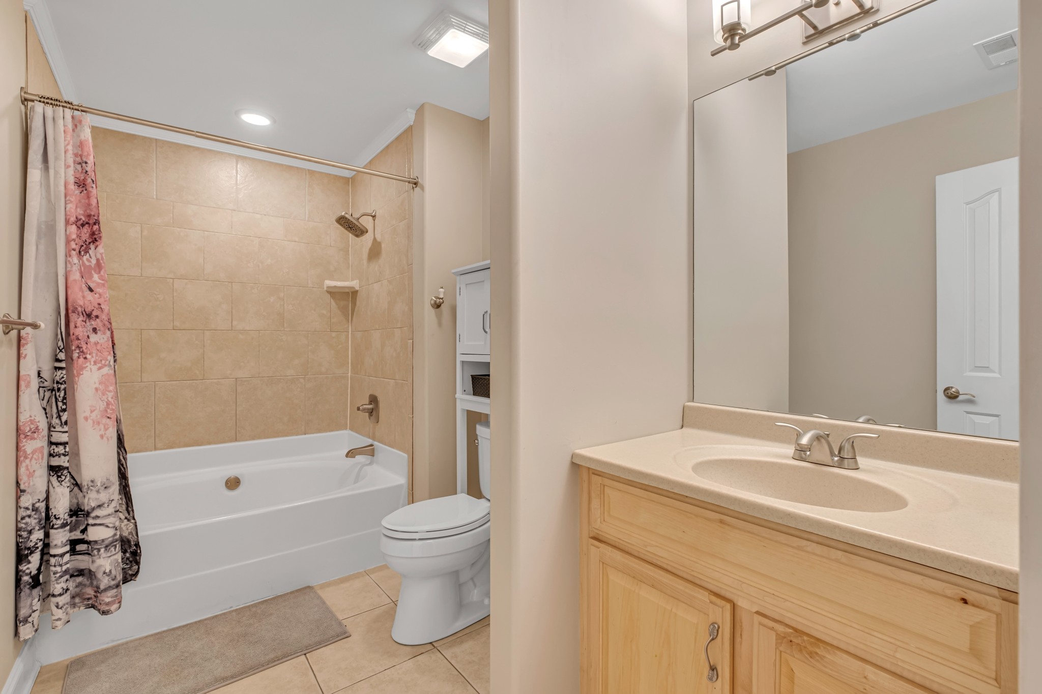 808 Aldwych Circle