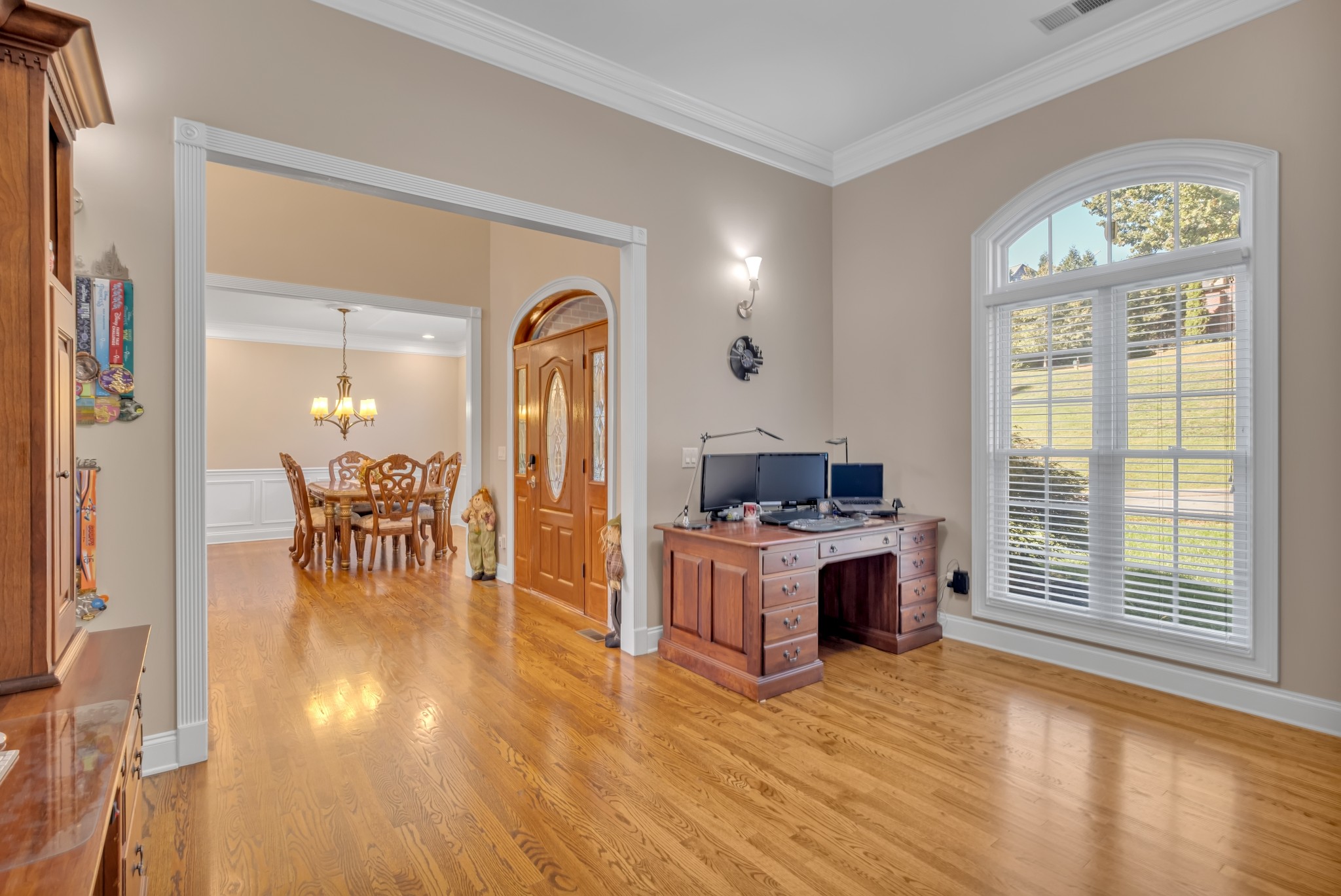 808 Aldwych Circle