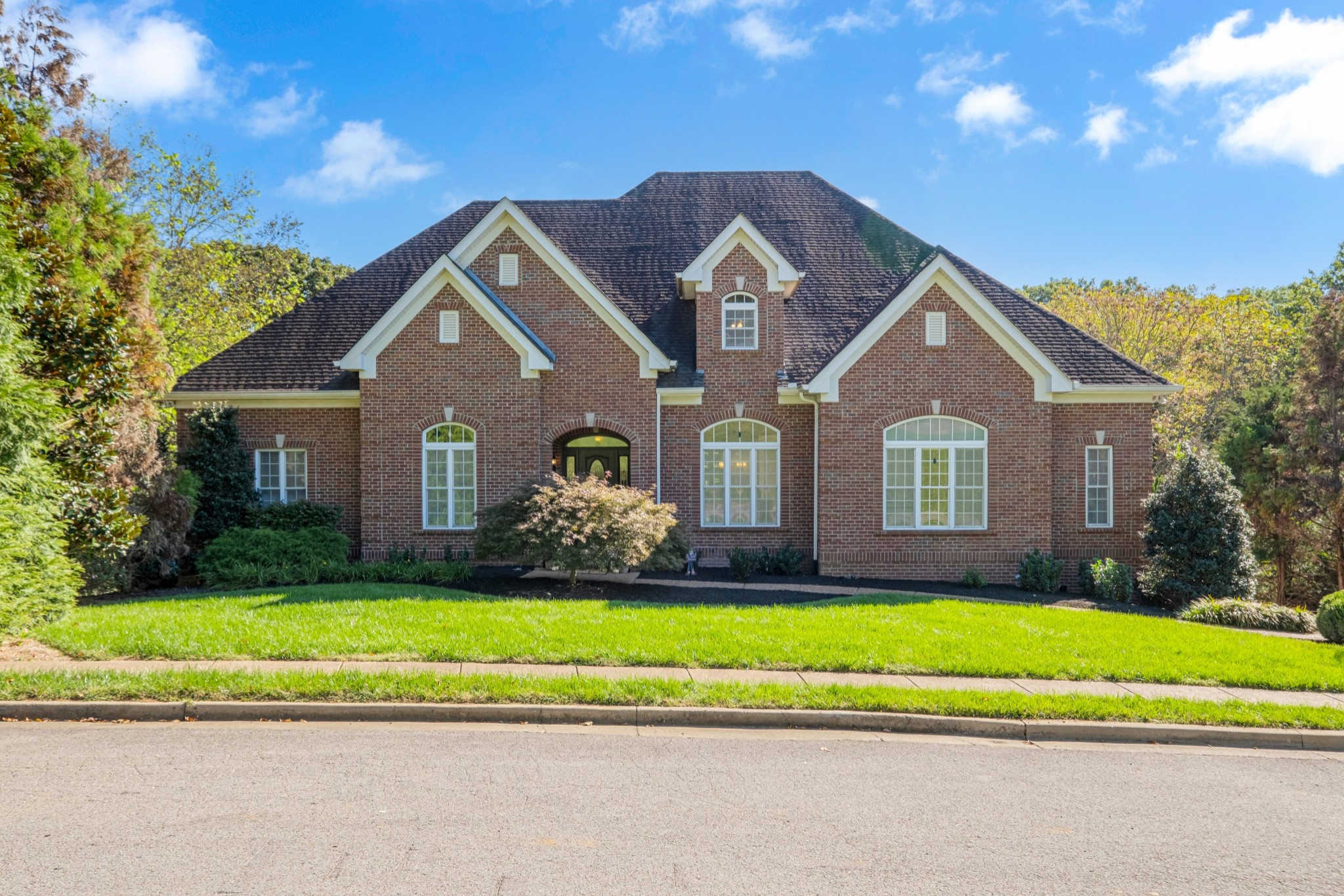 808 Aldwych Circle