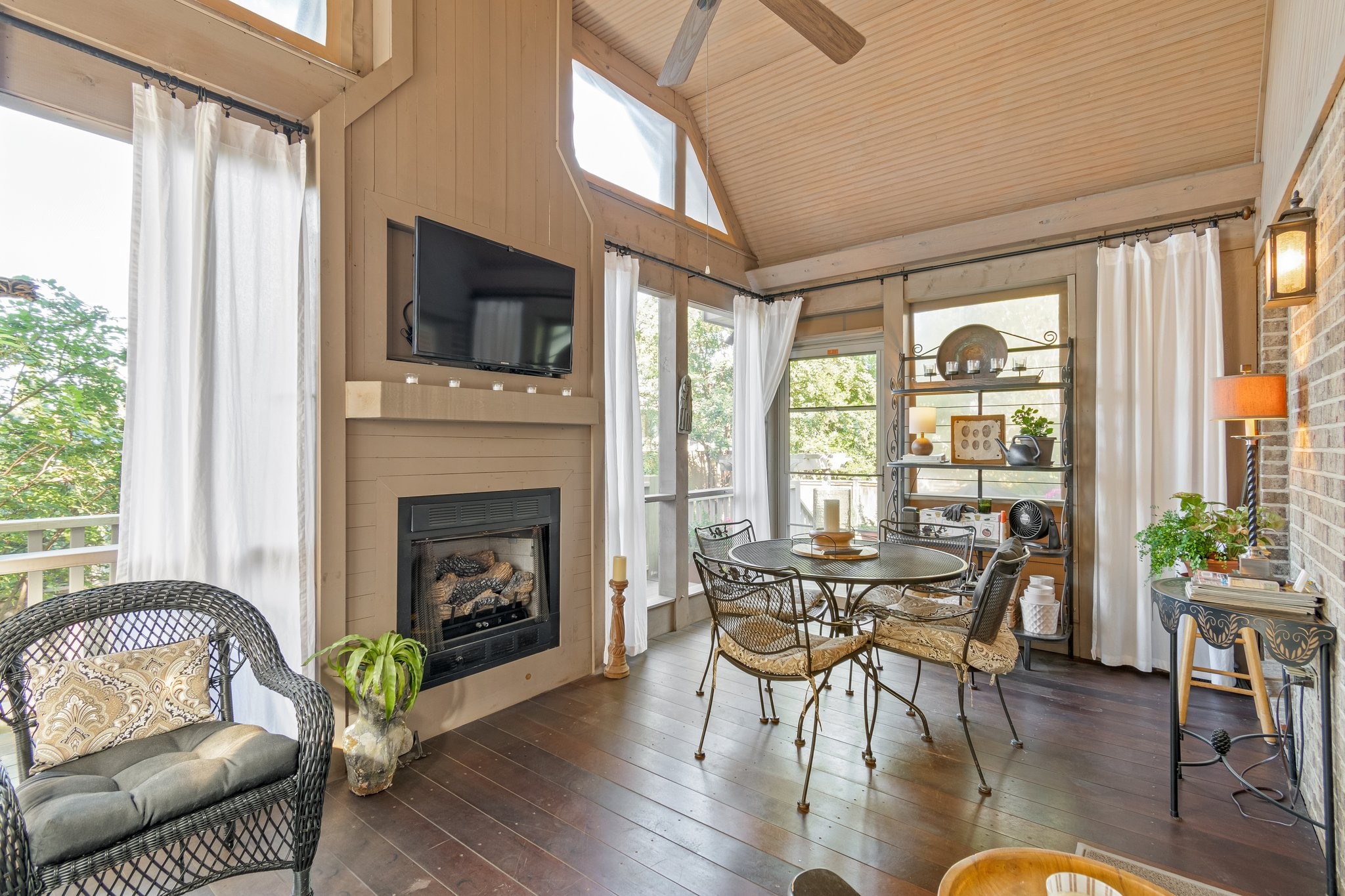 316 Windemere Woods Dr