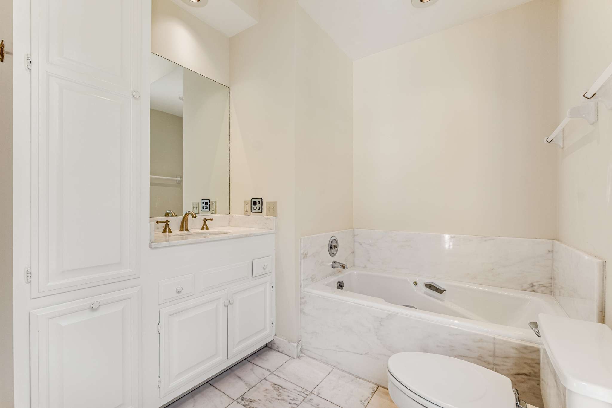 193 Moultrie Park