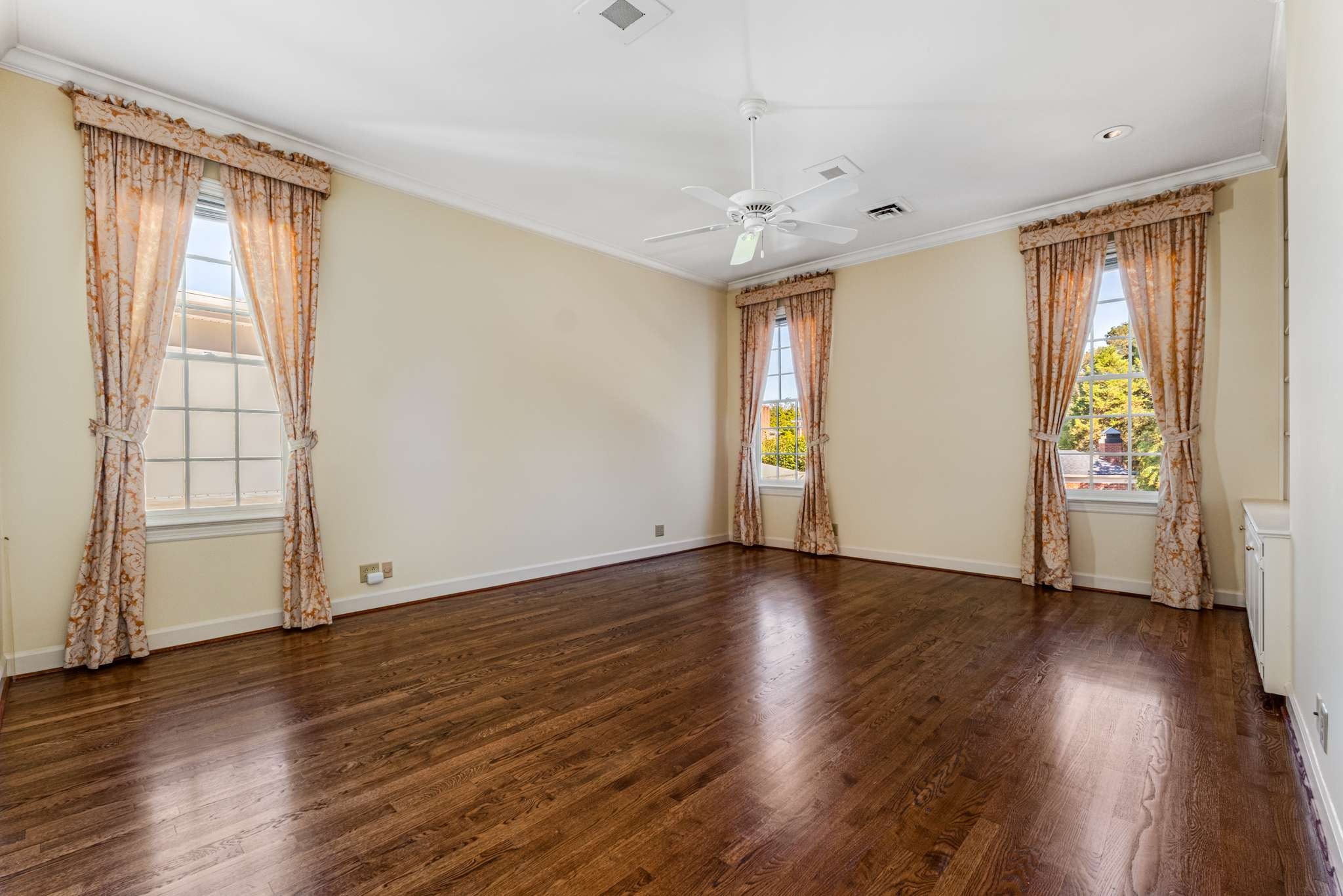 193 Moultrie Park