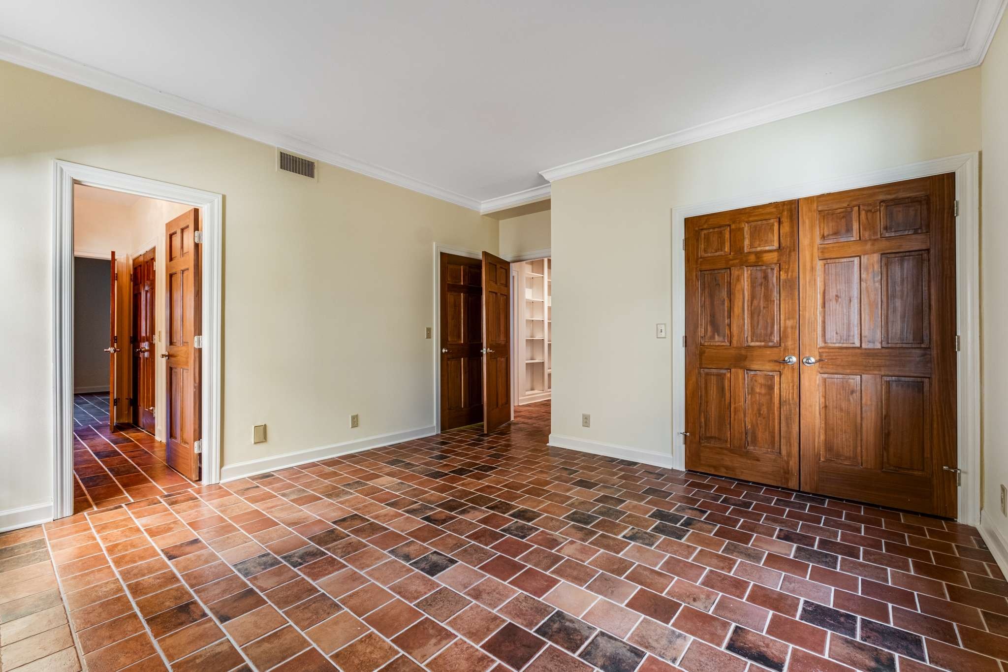 193 Moultrie Park