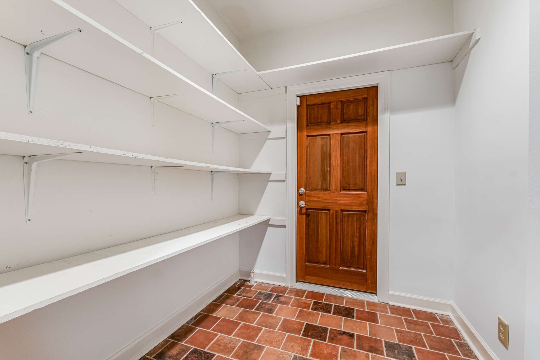 193 Moultrie Park