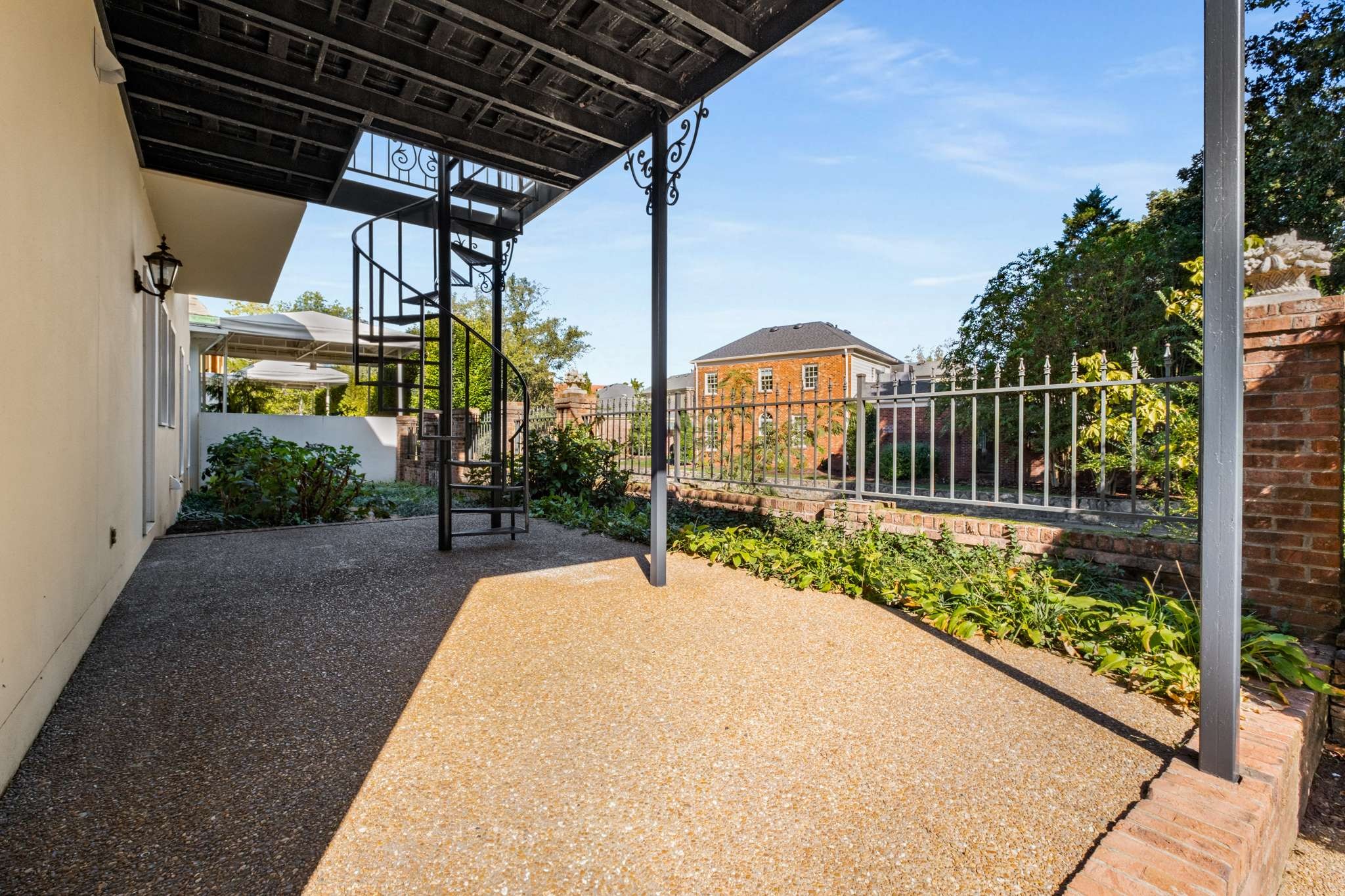 193 Moultrie Park