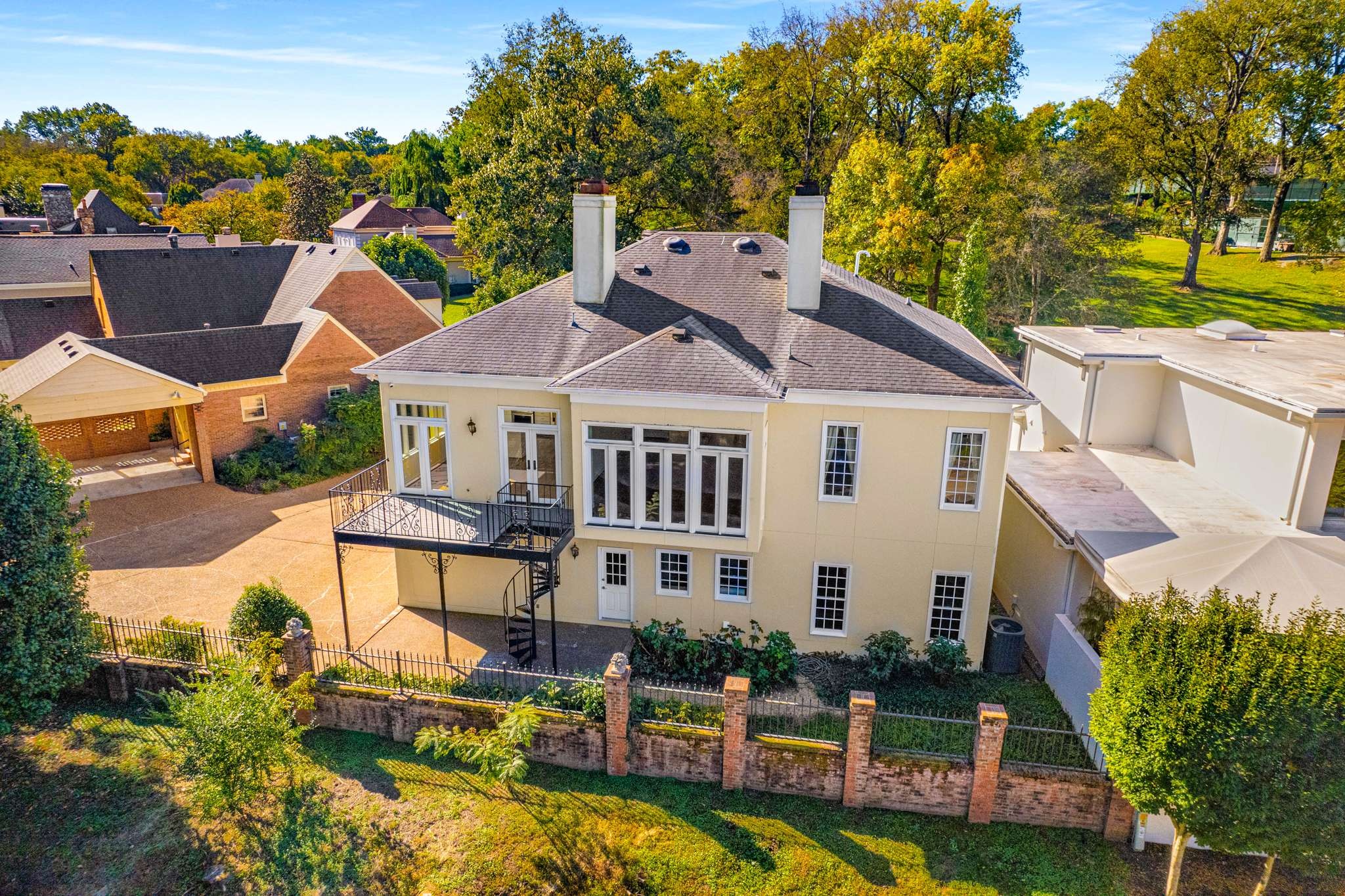 193 Moultrie Park