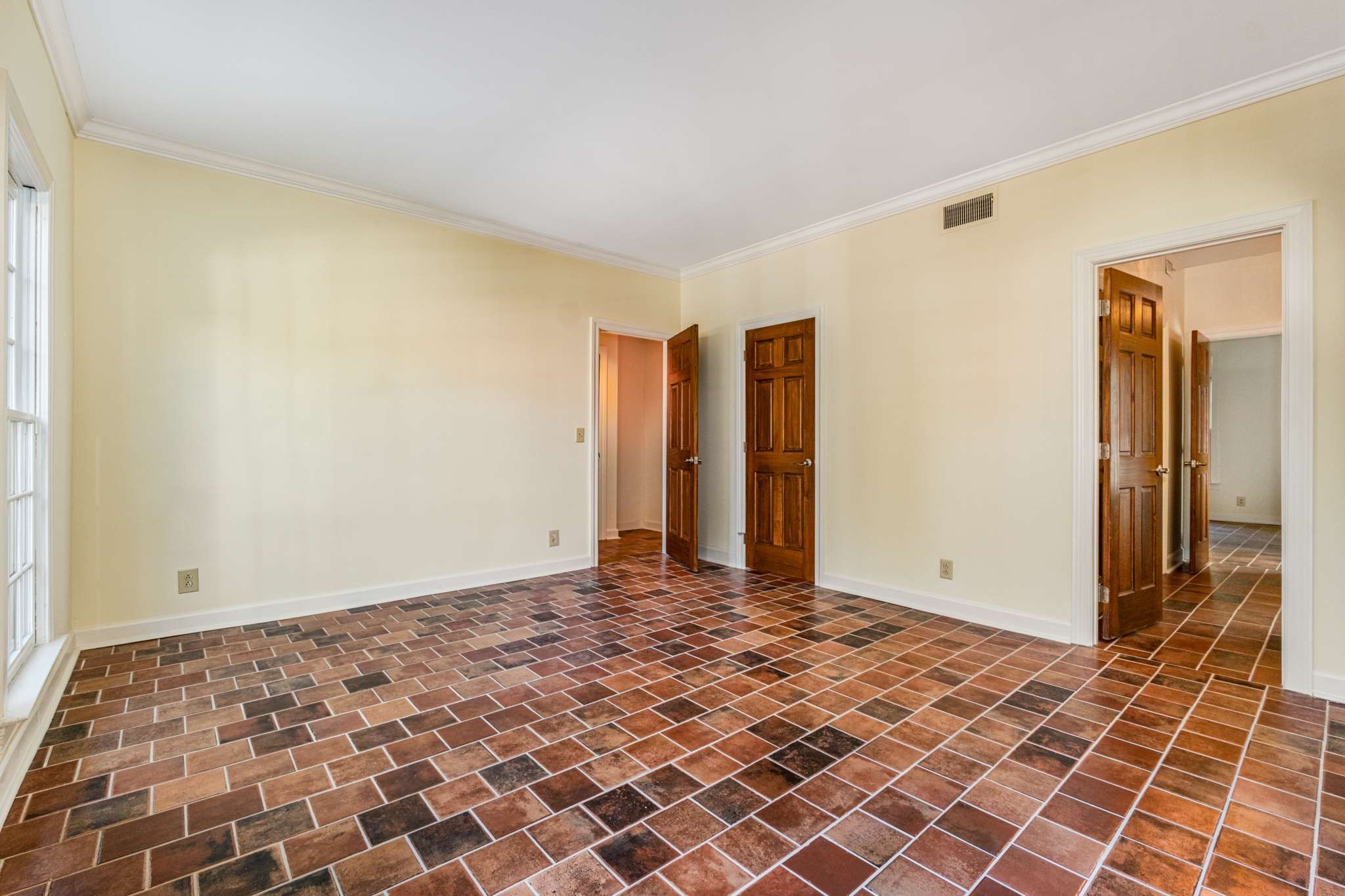 193 Moultrie Park