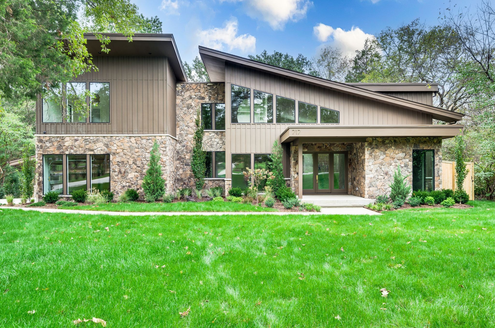 717 Richfield Dr