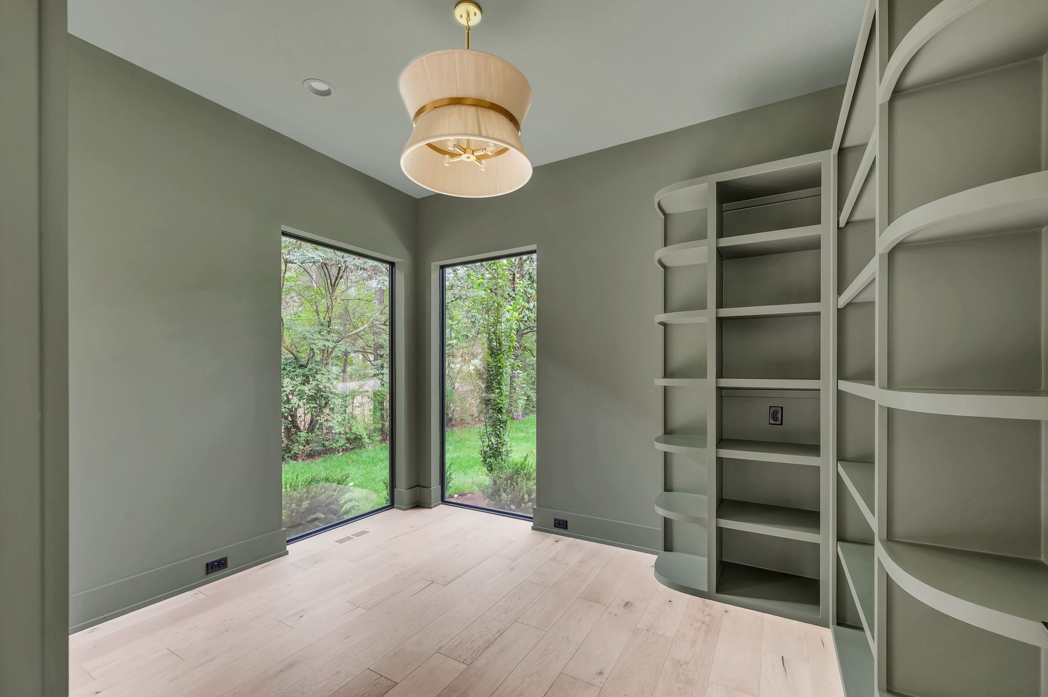 717 Richfield Dr