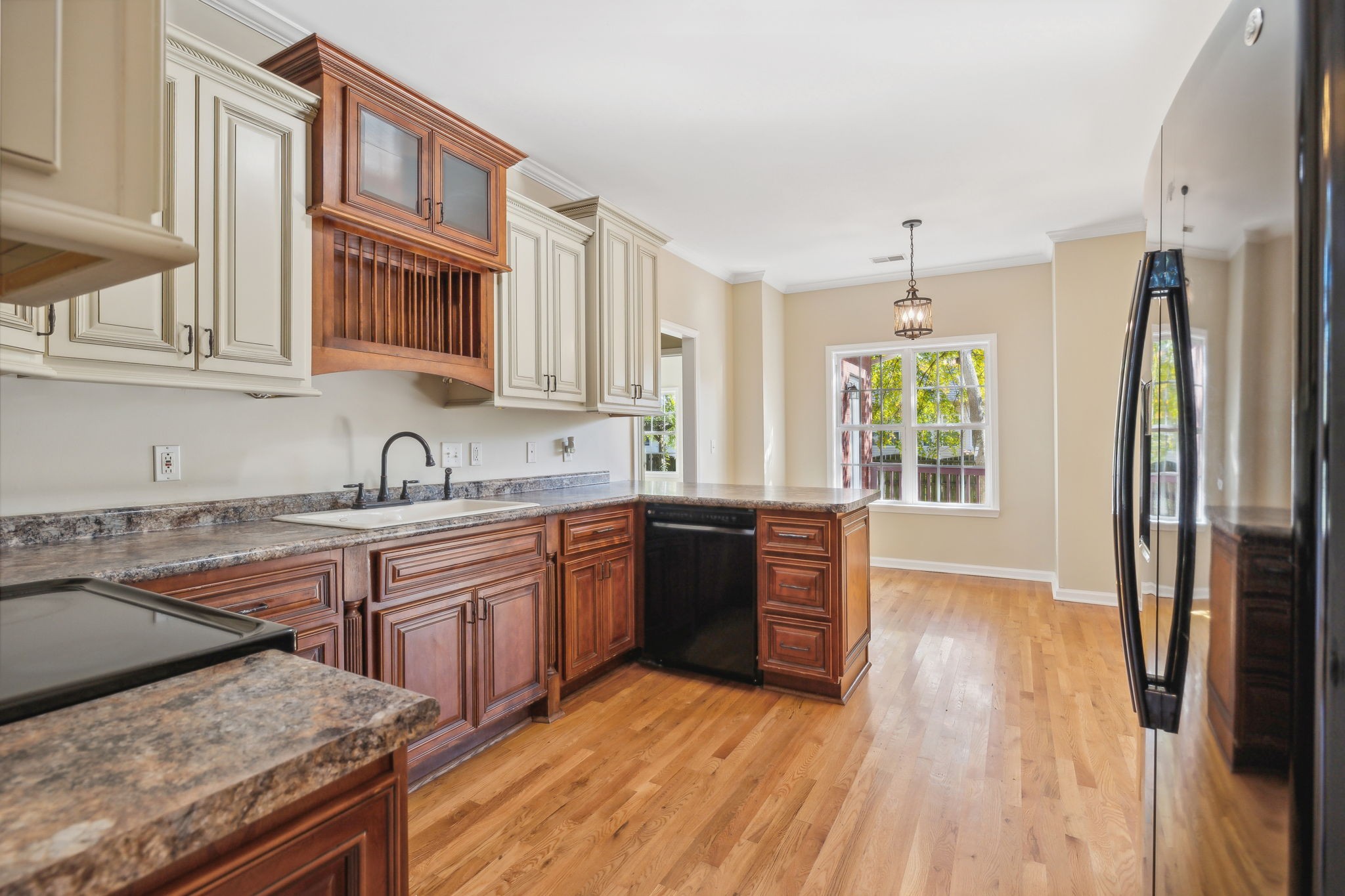 2634 Mission Ridge Dr