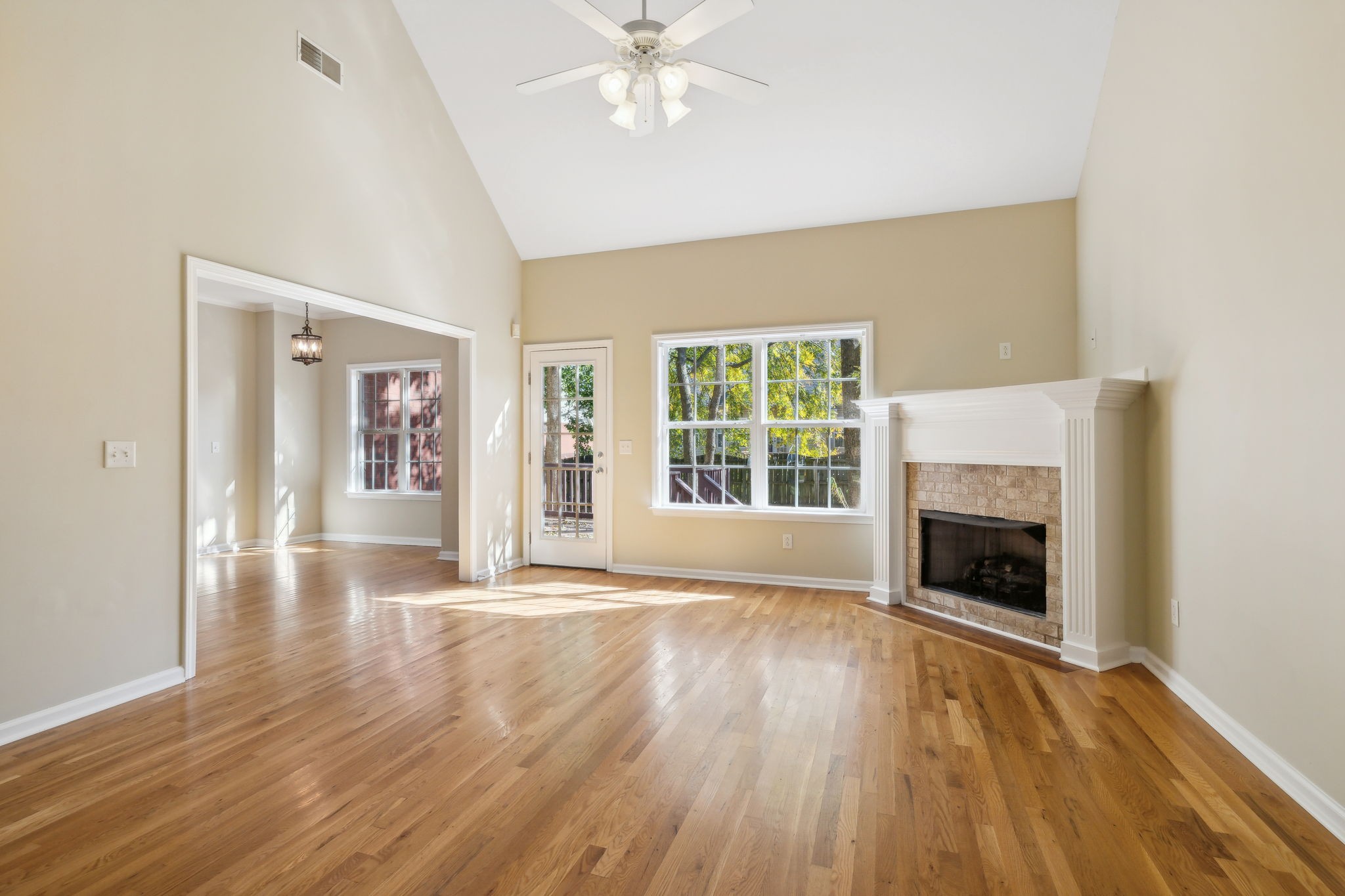2634 Mission Ridge Dr