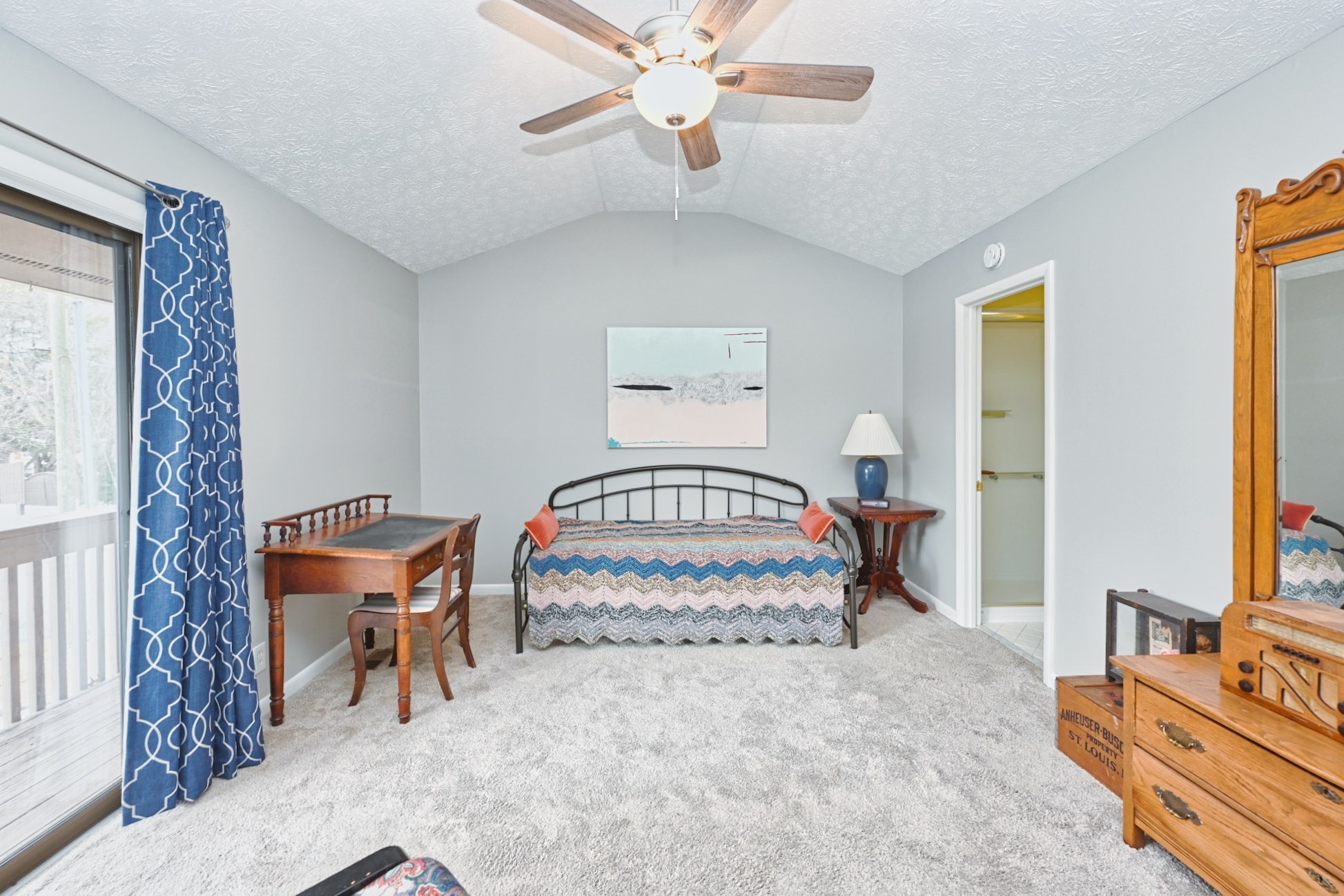 609 Barlin Dr