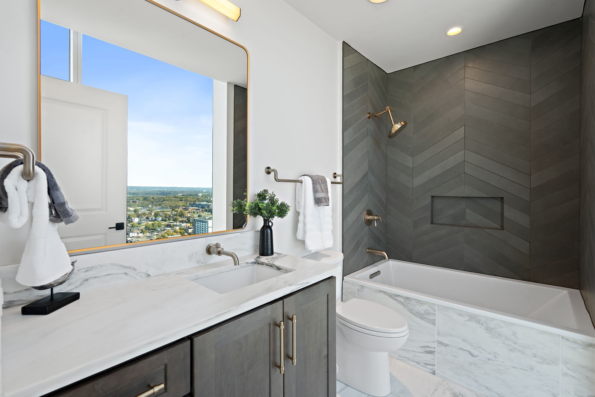 1616 West End Ave Unit: 2302