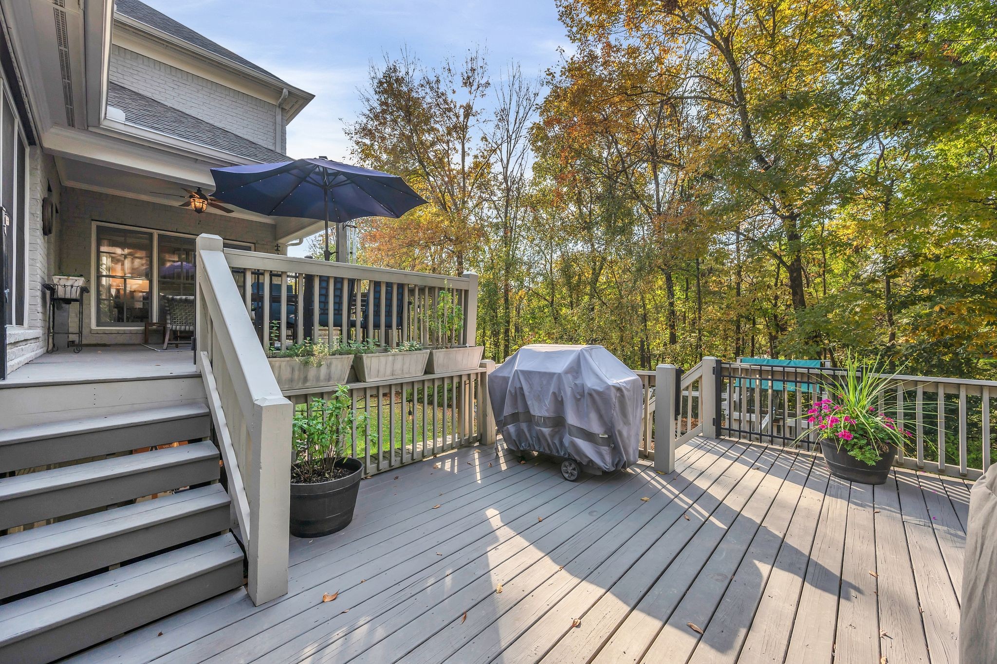 1107 Vaughn Crest Dr
