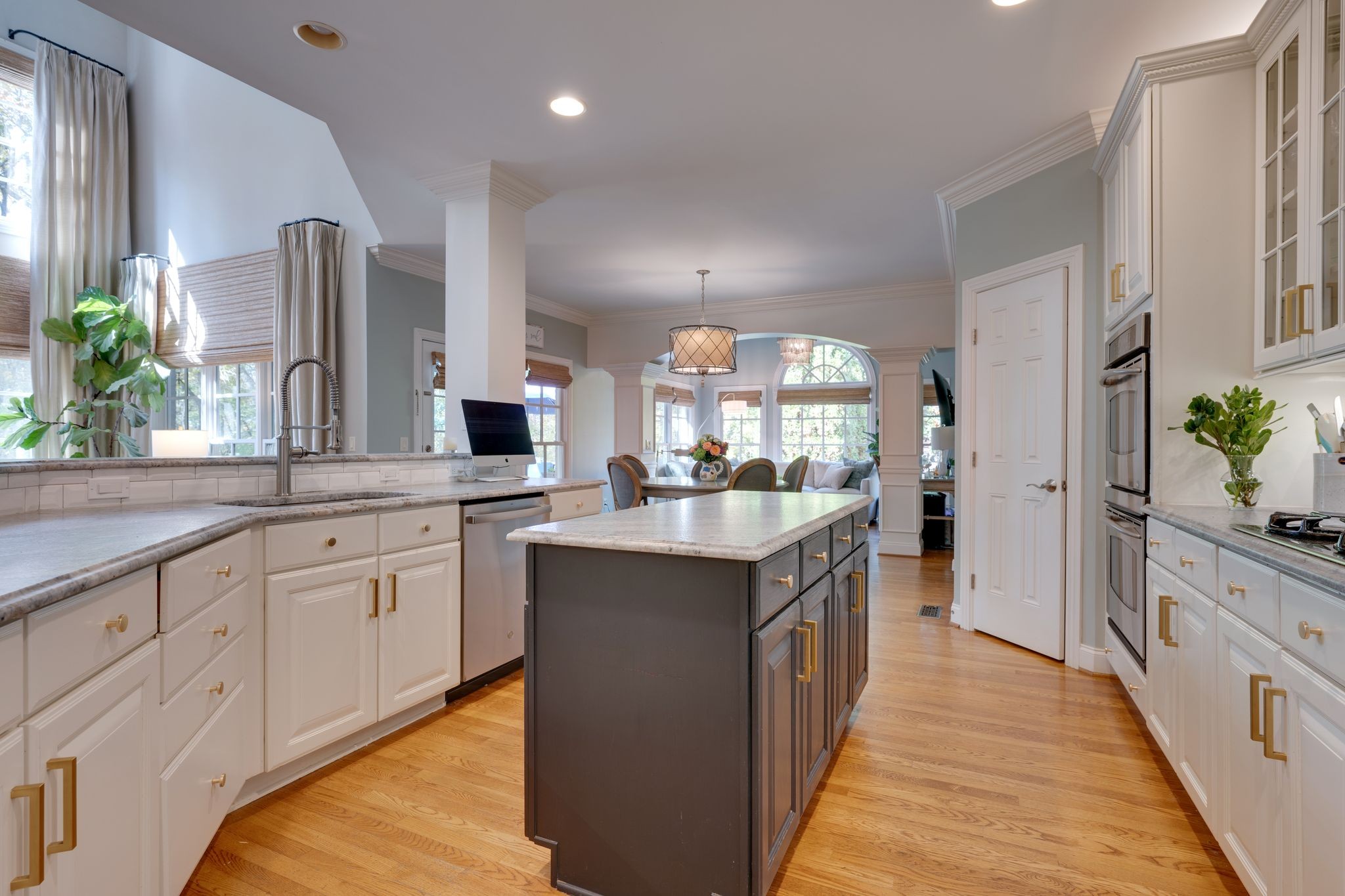 1107 Vaughn Crest Dr