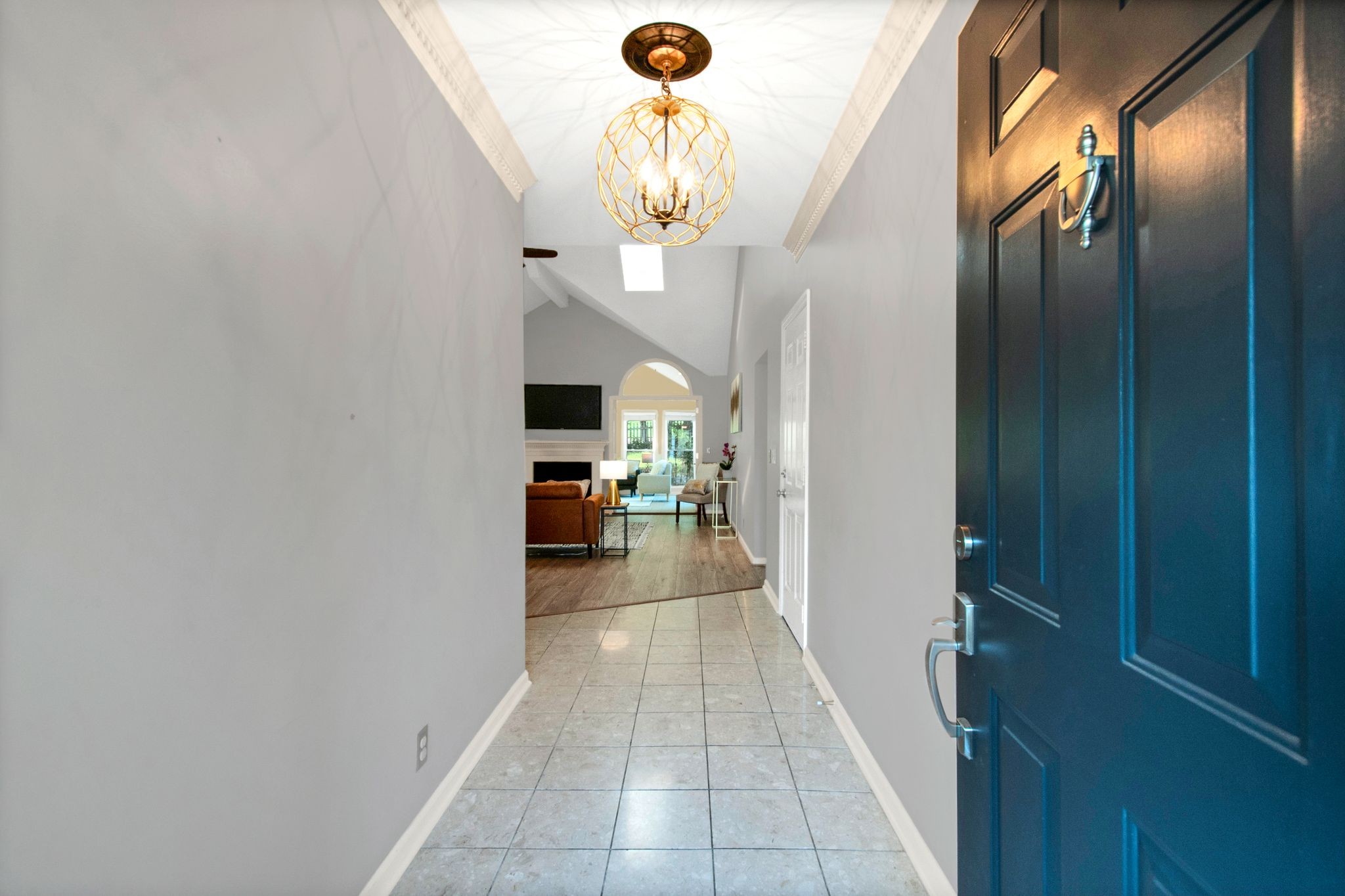 605 S Riverbend Ct