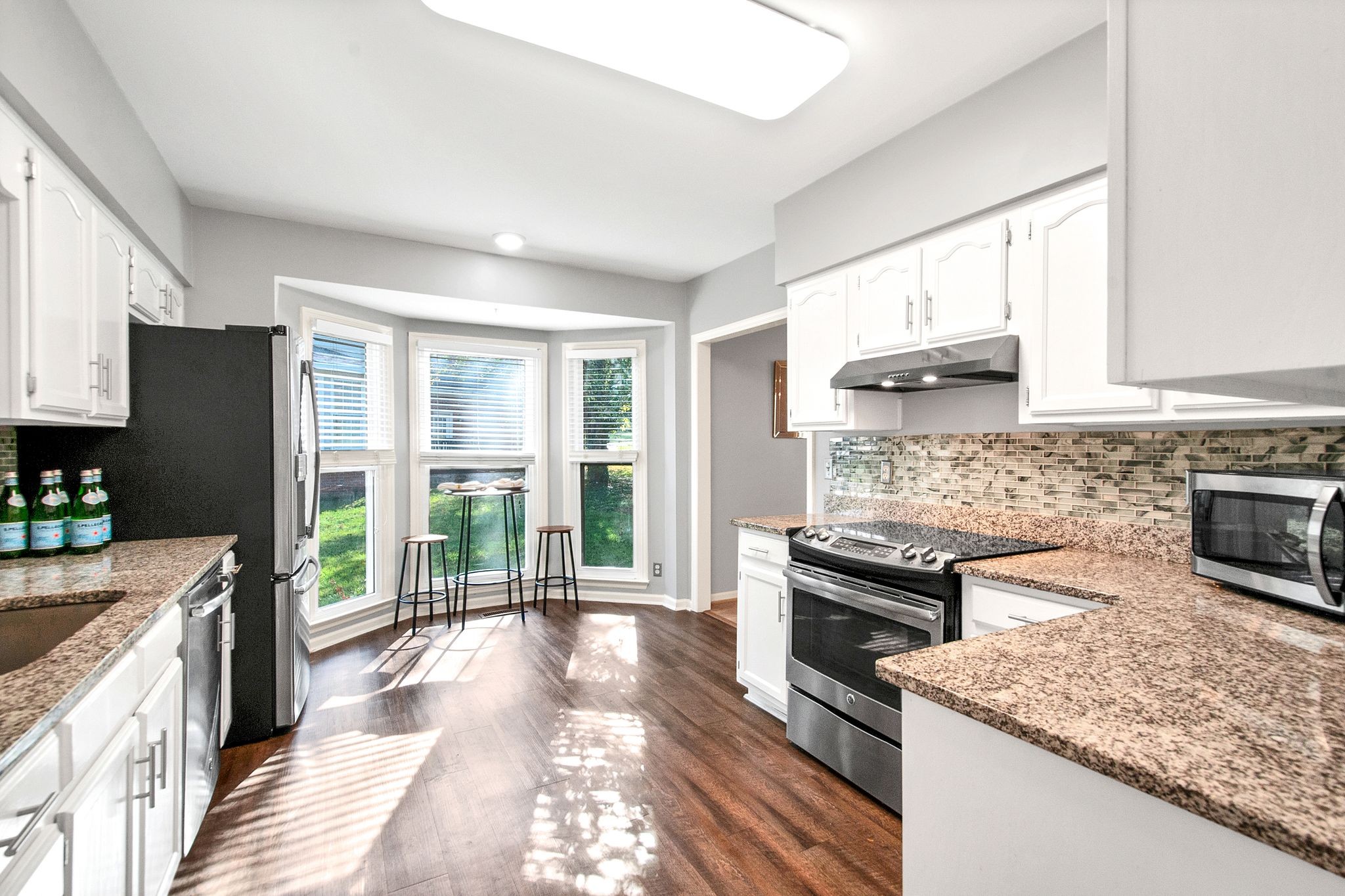 605 S Riverbend Ct