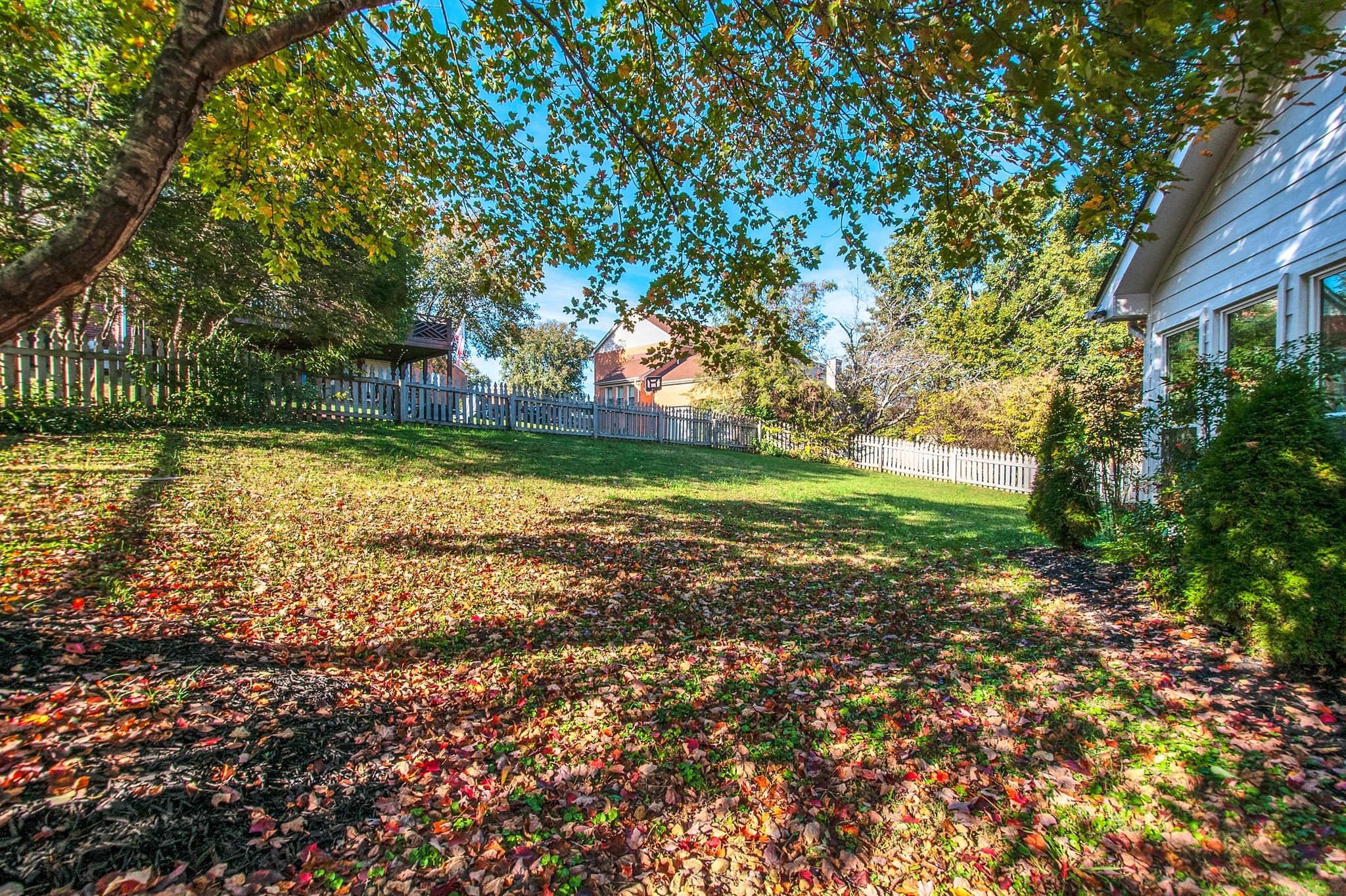 605 S Riverbend Ct