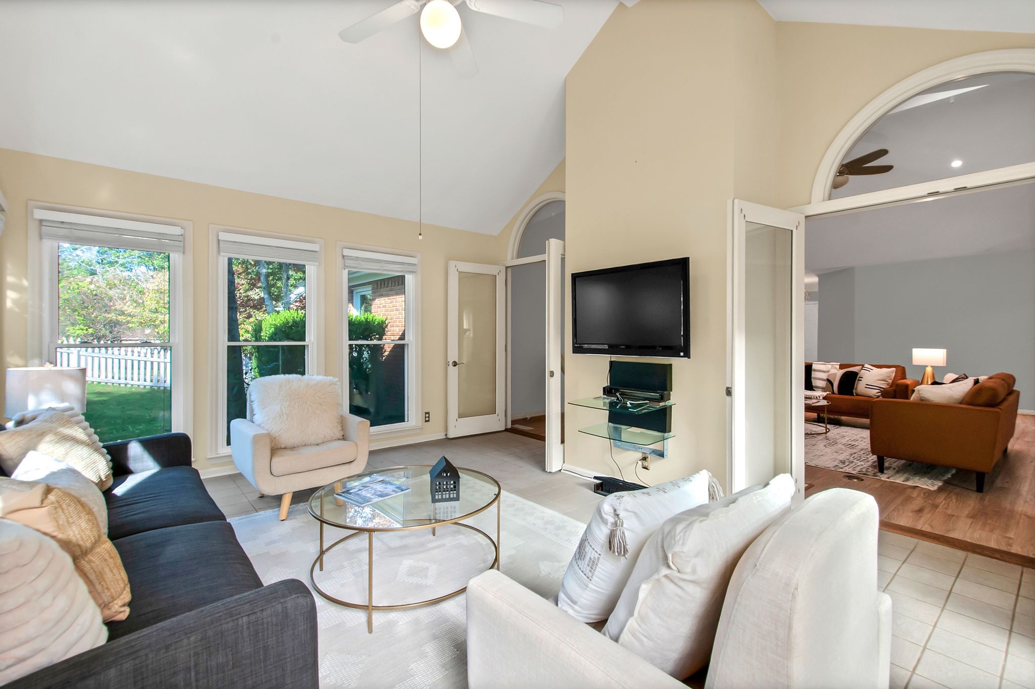 605 S Riverbend Ct