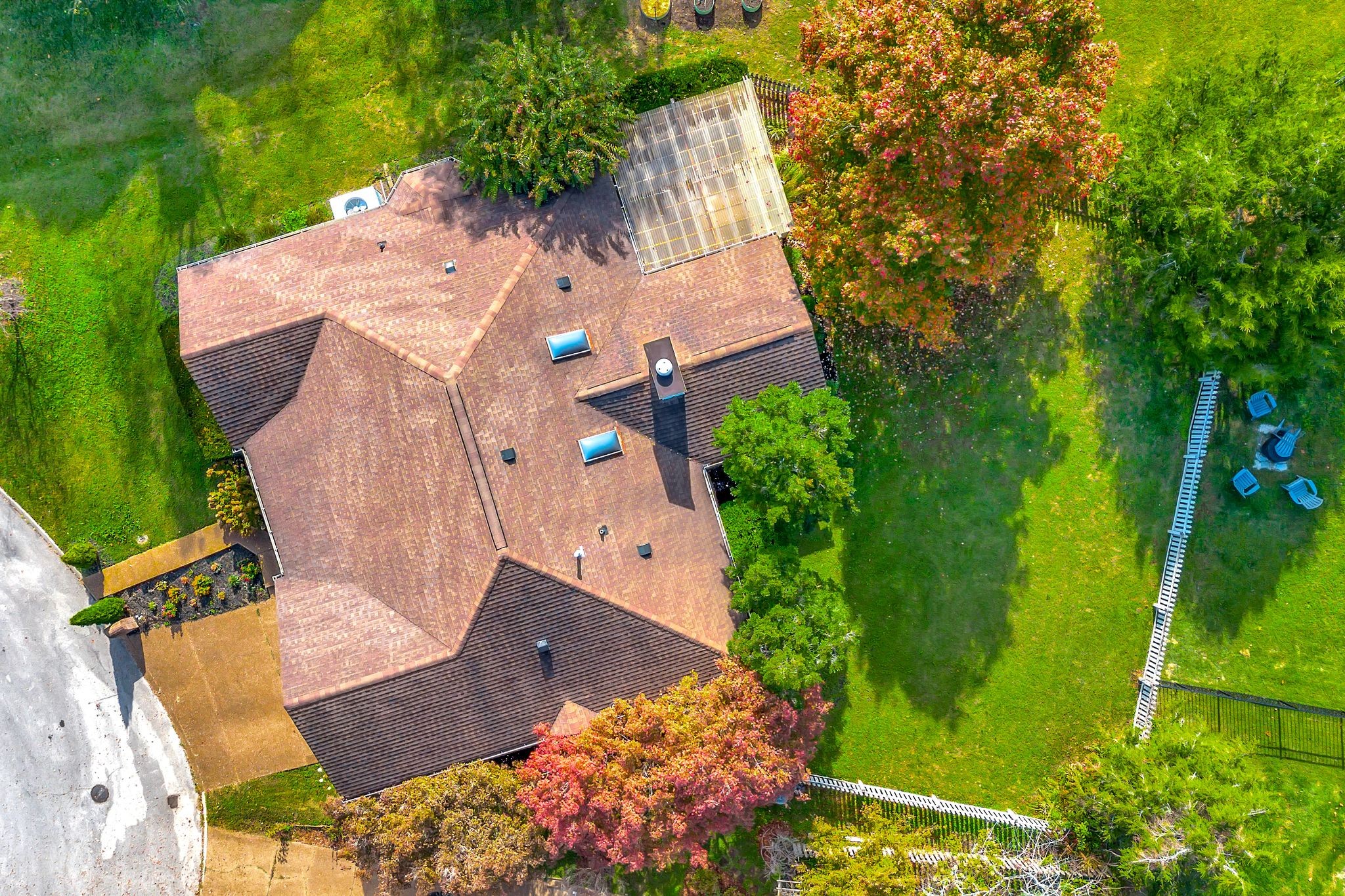 605 S Riverbend Ct