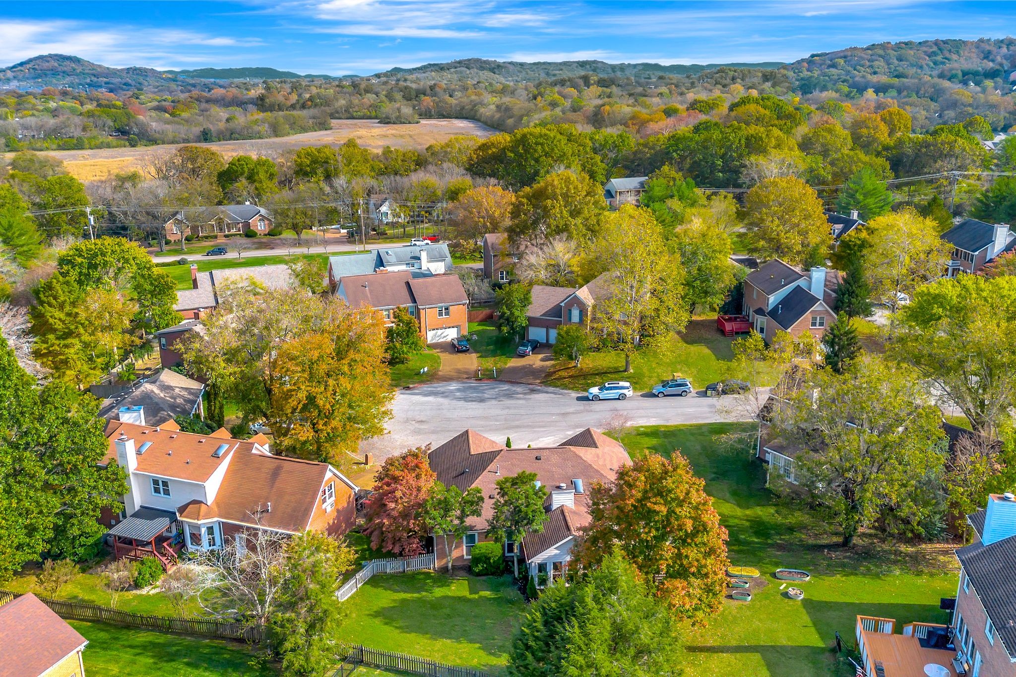 605 S Riverbend Ct