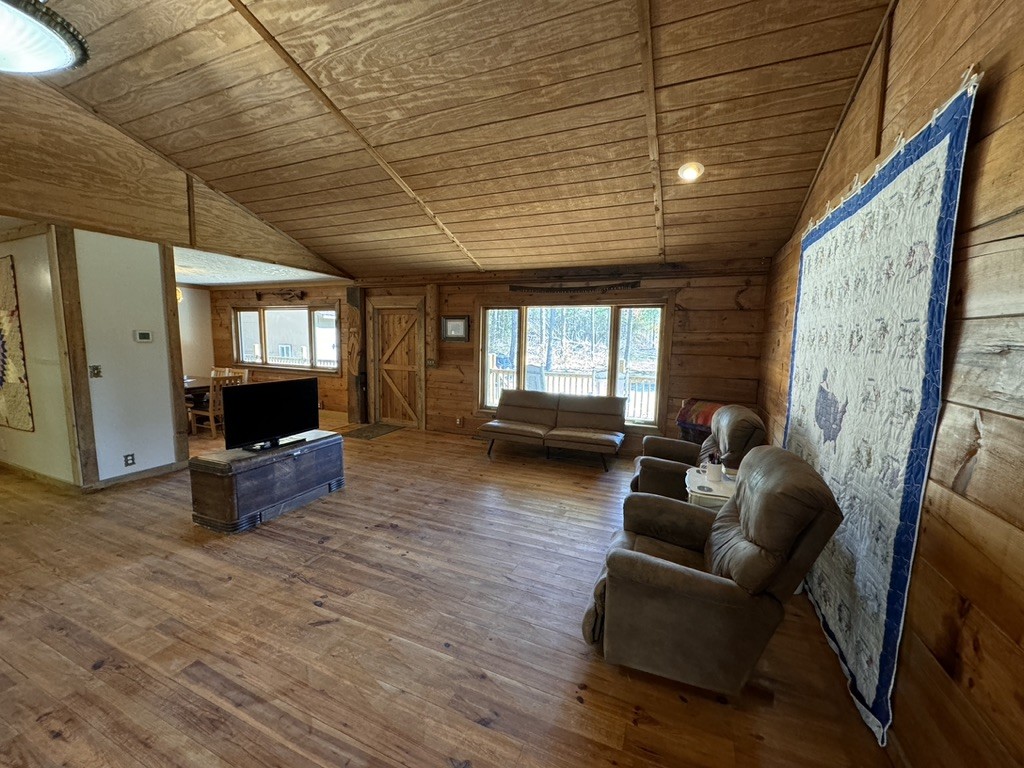 1215 Company Farm Rd