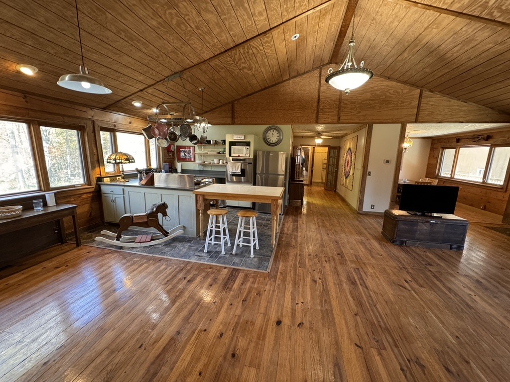 1215 Company Farm Rd