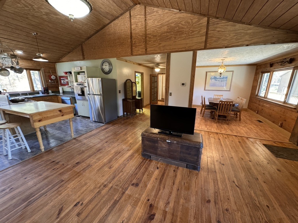 1215 Company Farm Rd