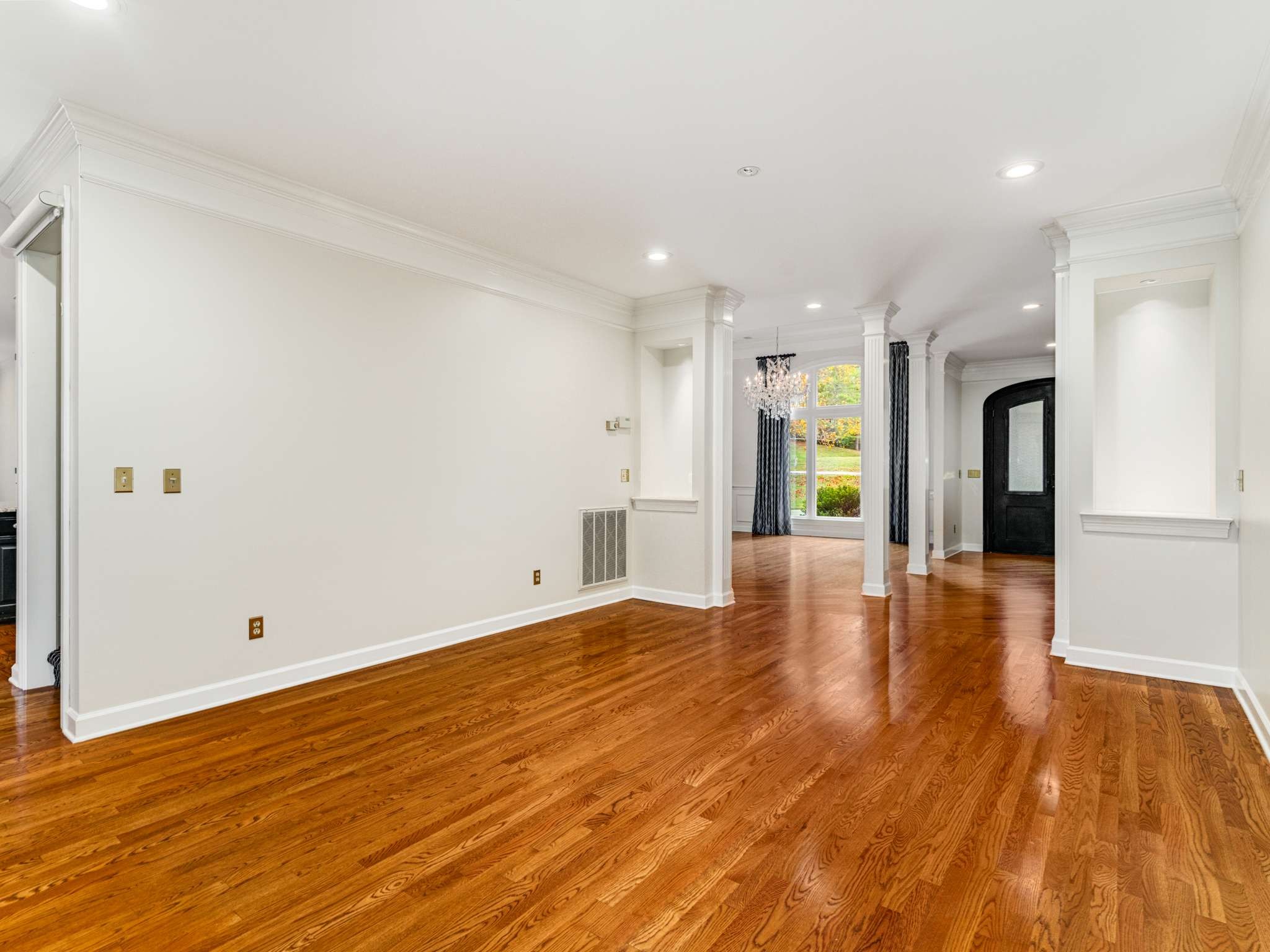 525 Dekemont Lane