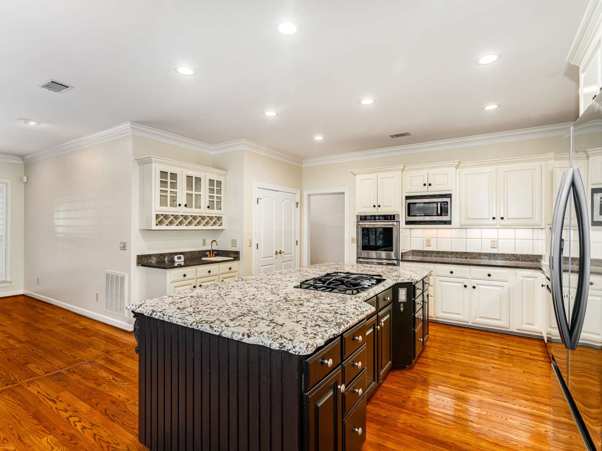 525 Dekemont Lane