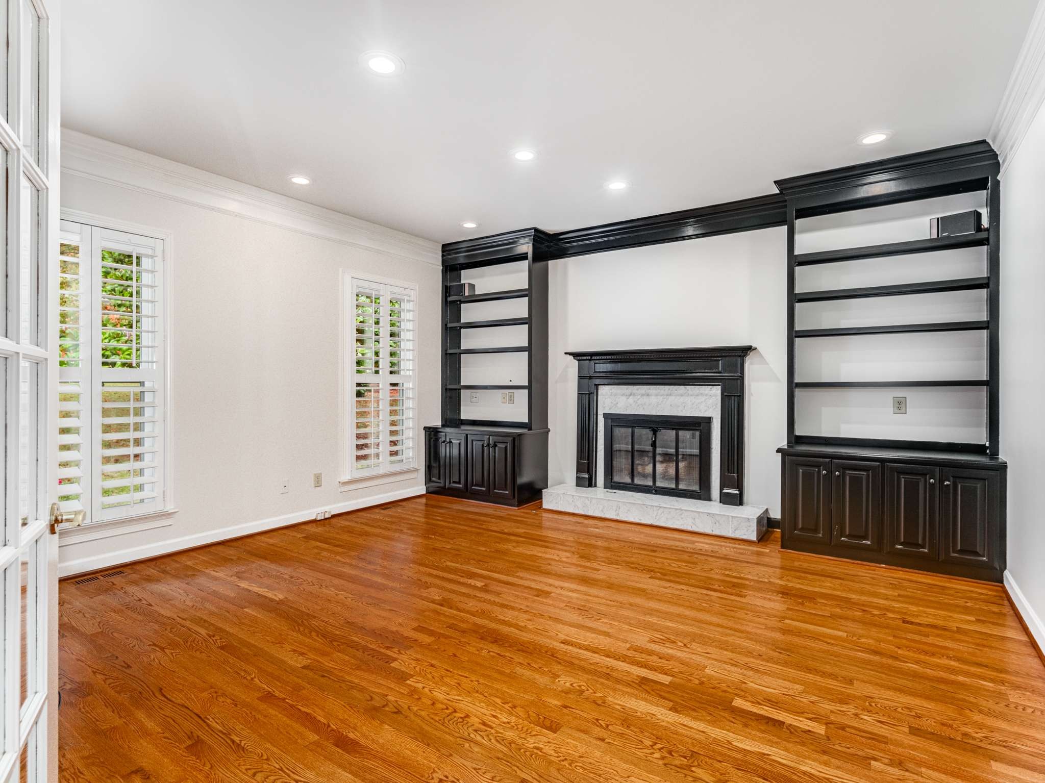 525 Dekemont Lane