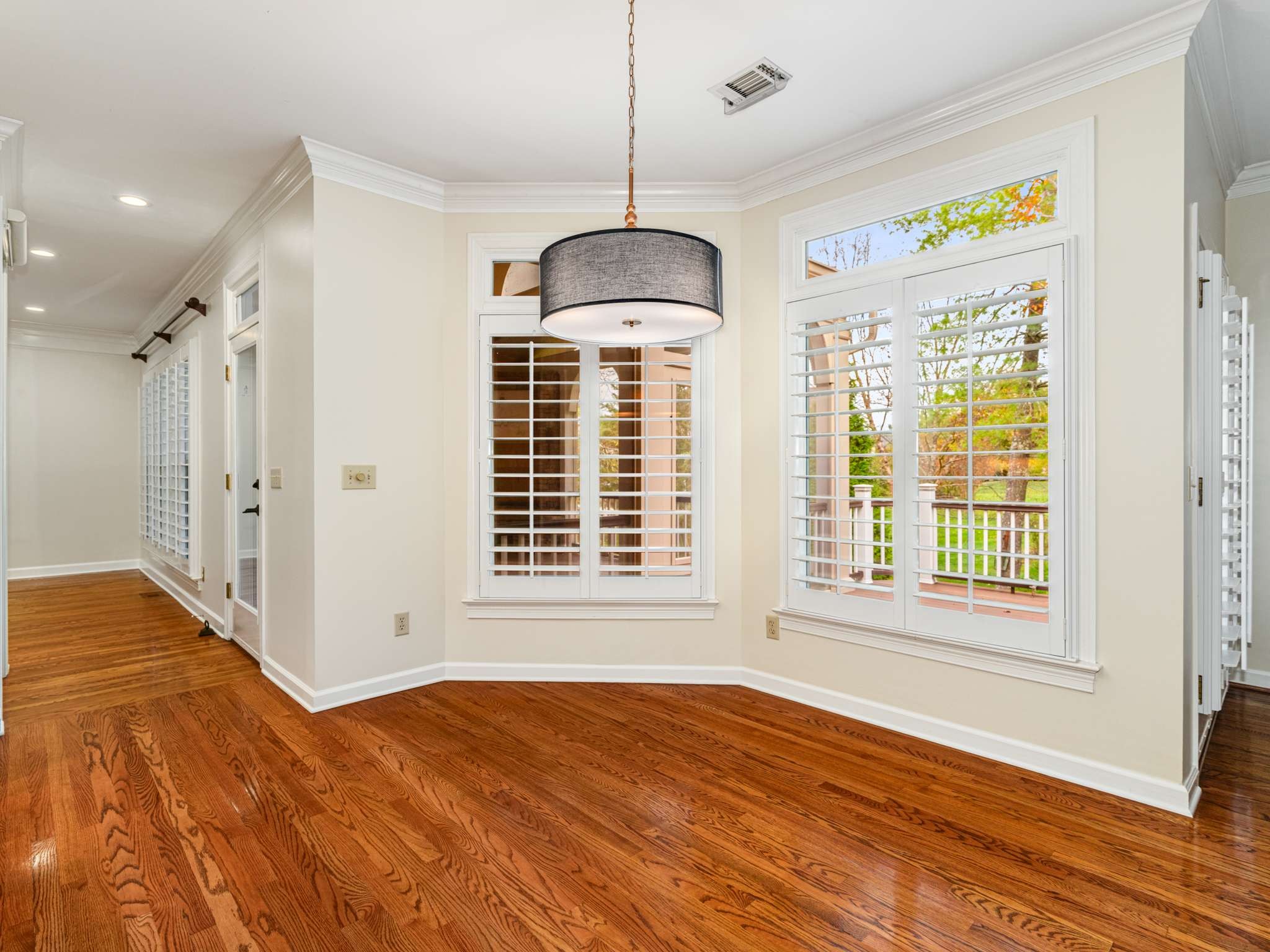 525 Dekemont Lane