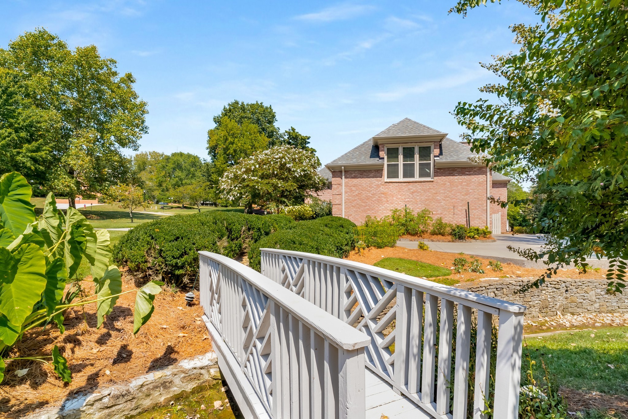 525 Dekemont Lane