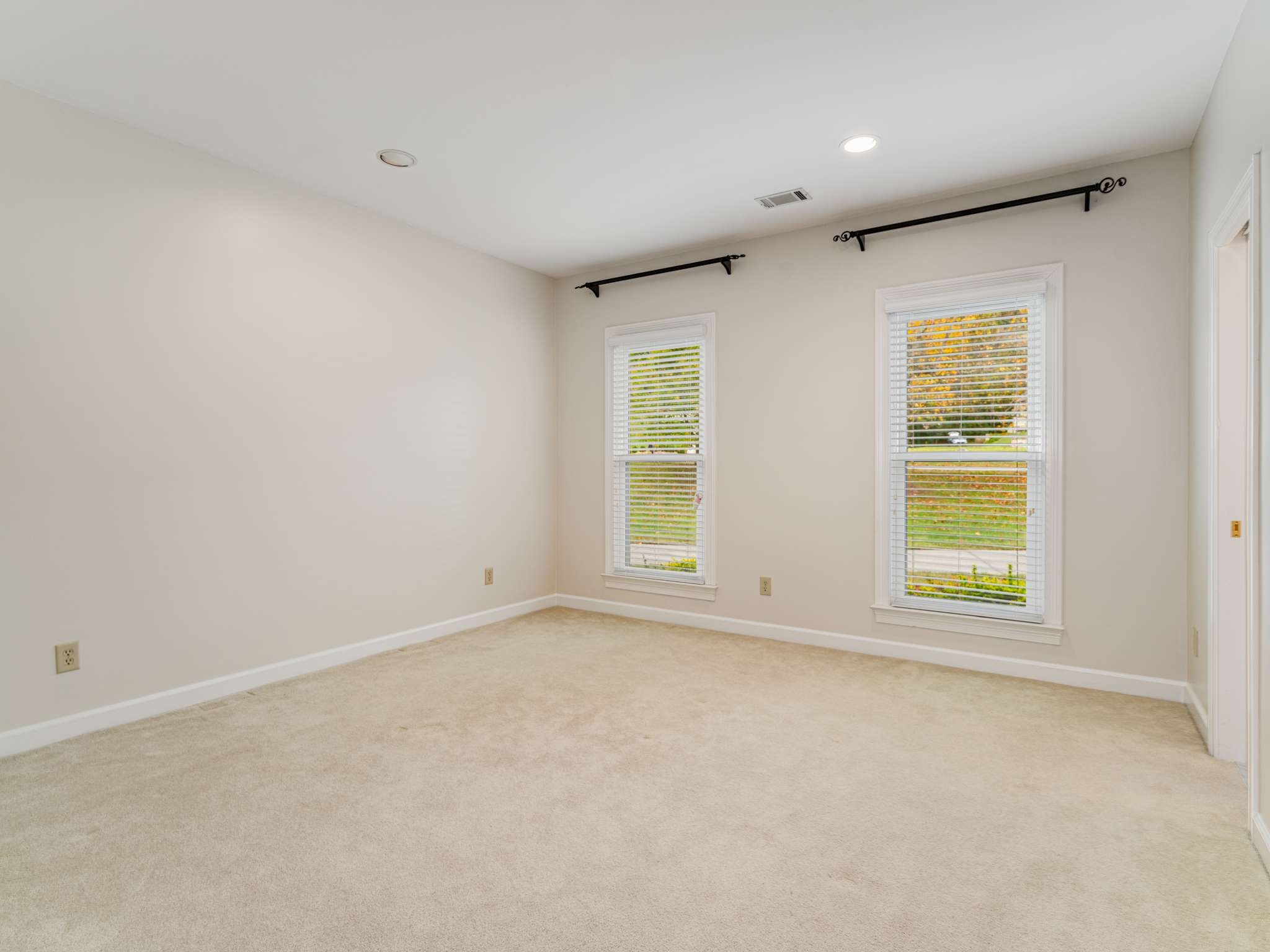525 Dekemont Lane