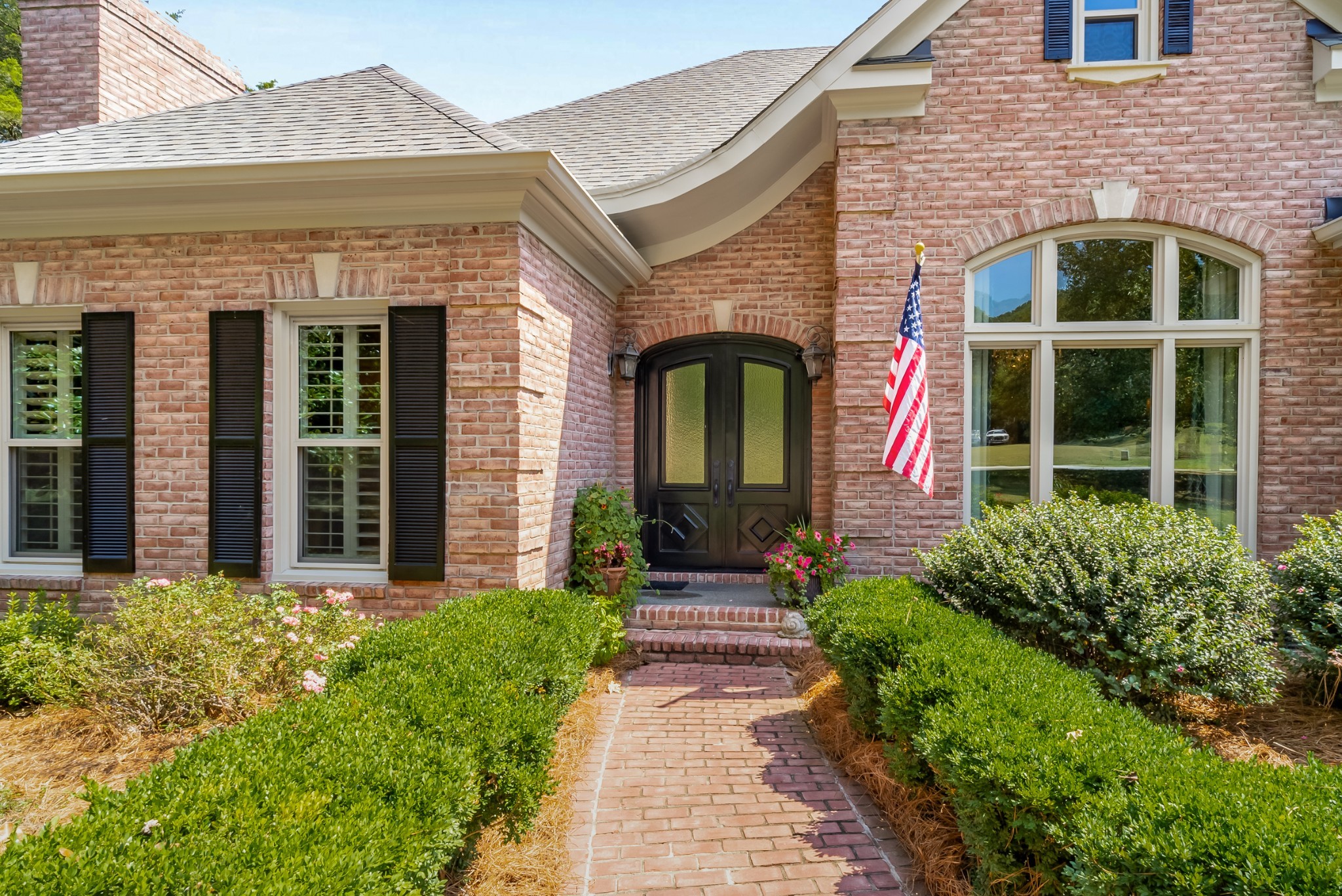 525 Dekemont Lane