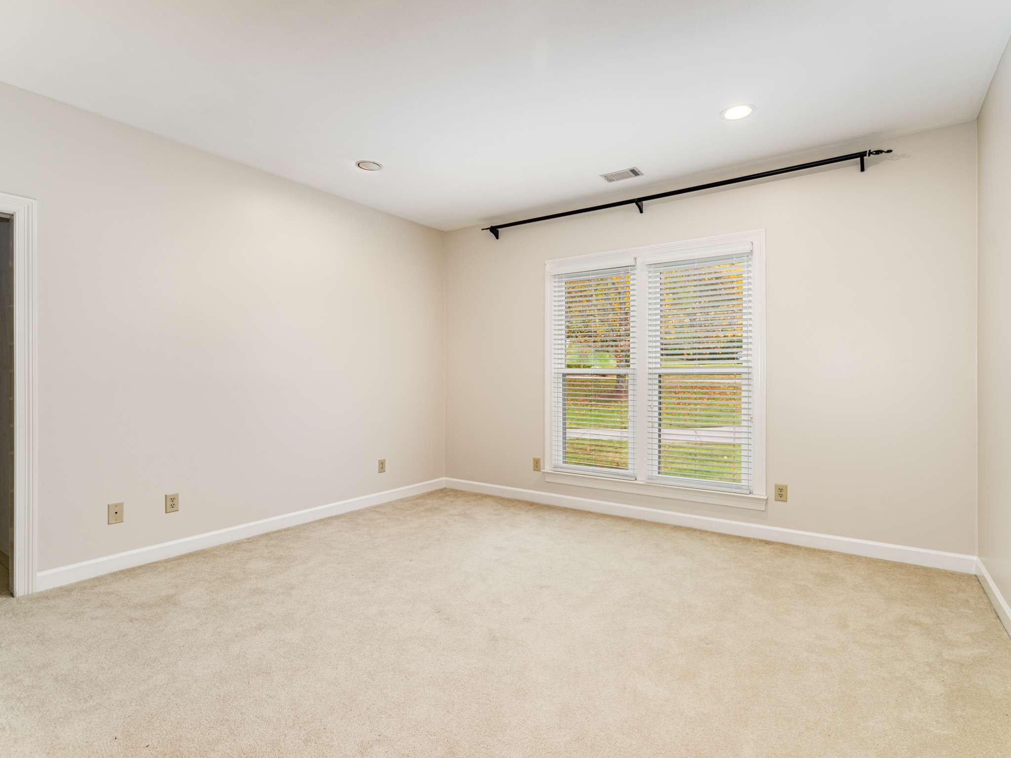 525 Dekemont Lane