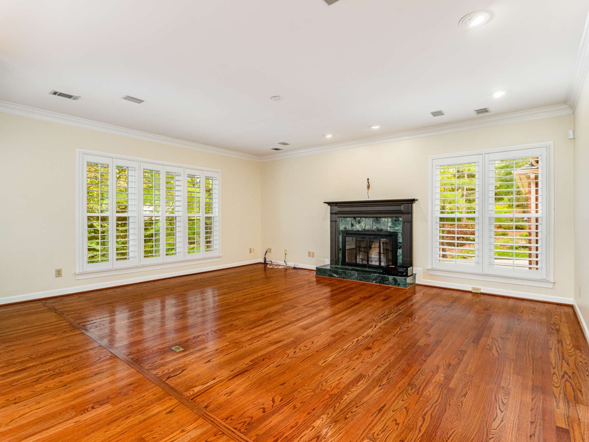 525 Dekemont Lane