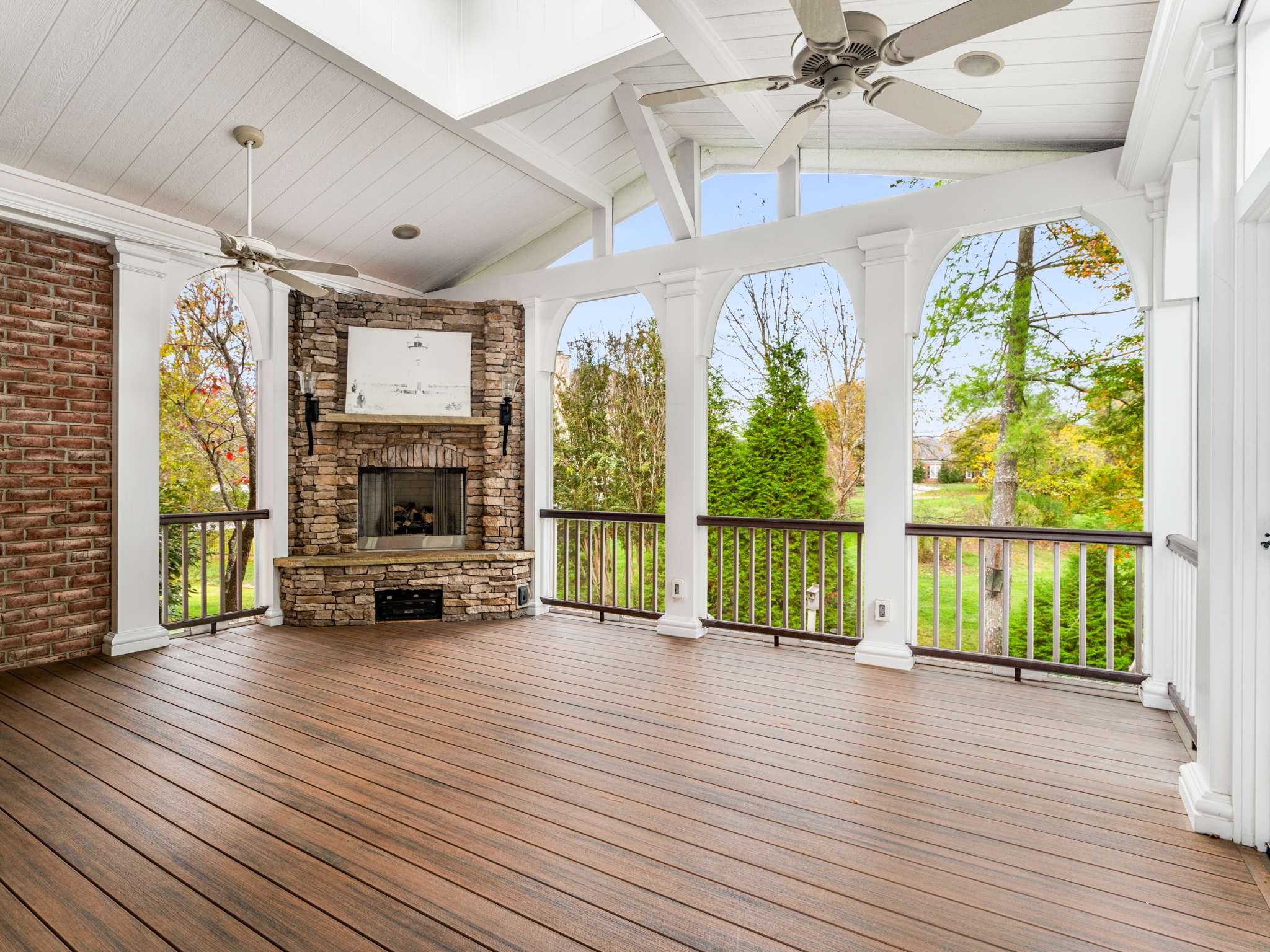 525 Dekemont Lane