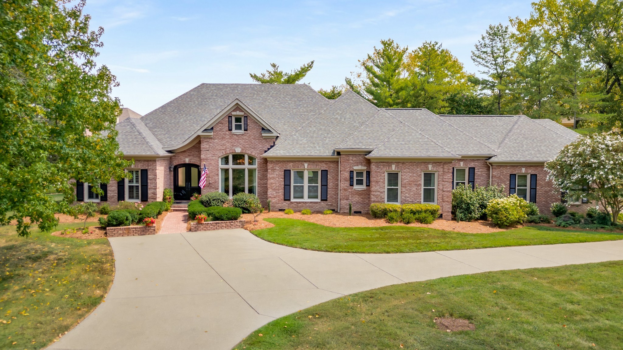 525 Dekemont Lane