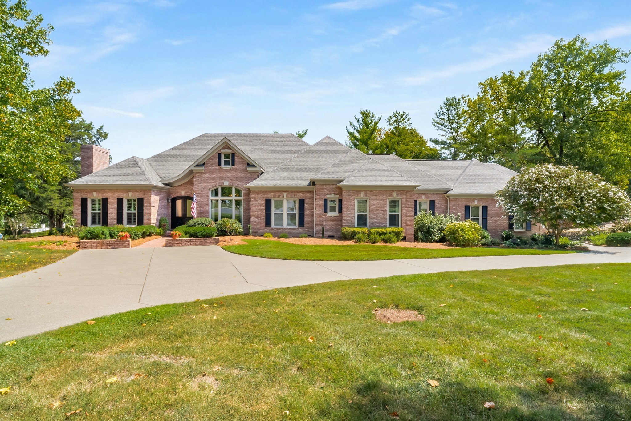525 Dekemont Lane