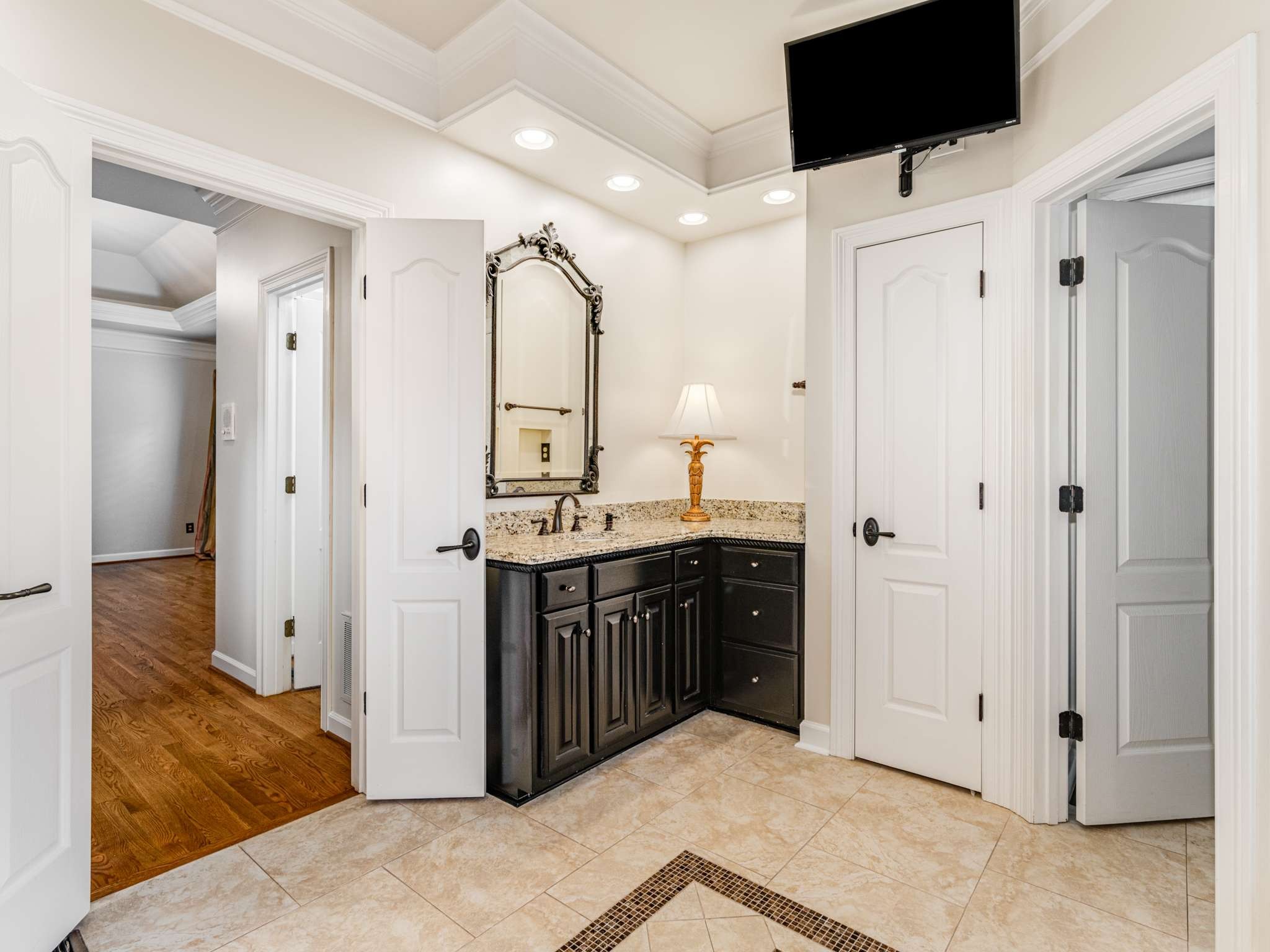 525 Dekemont Lane