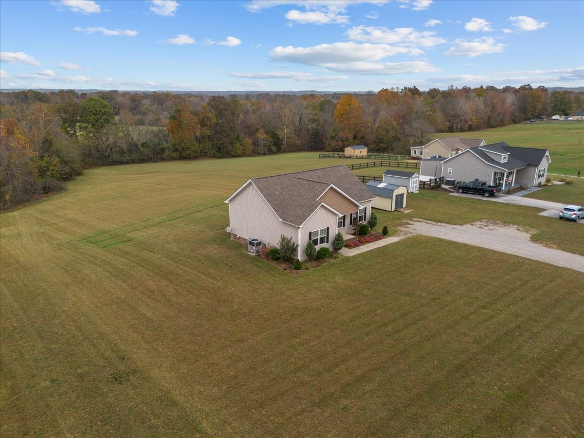 819 Hooper Rd