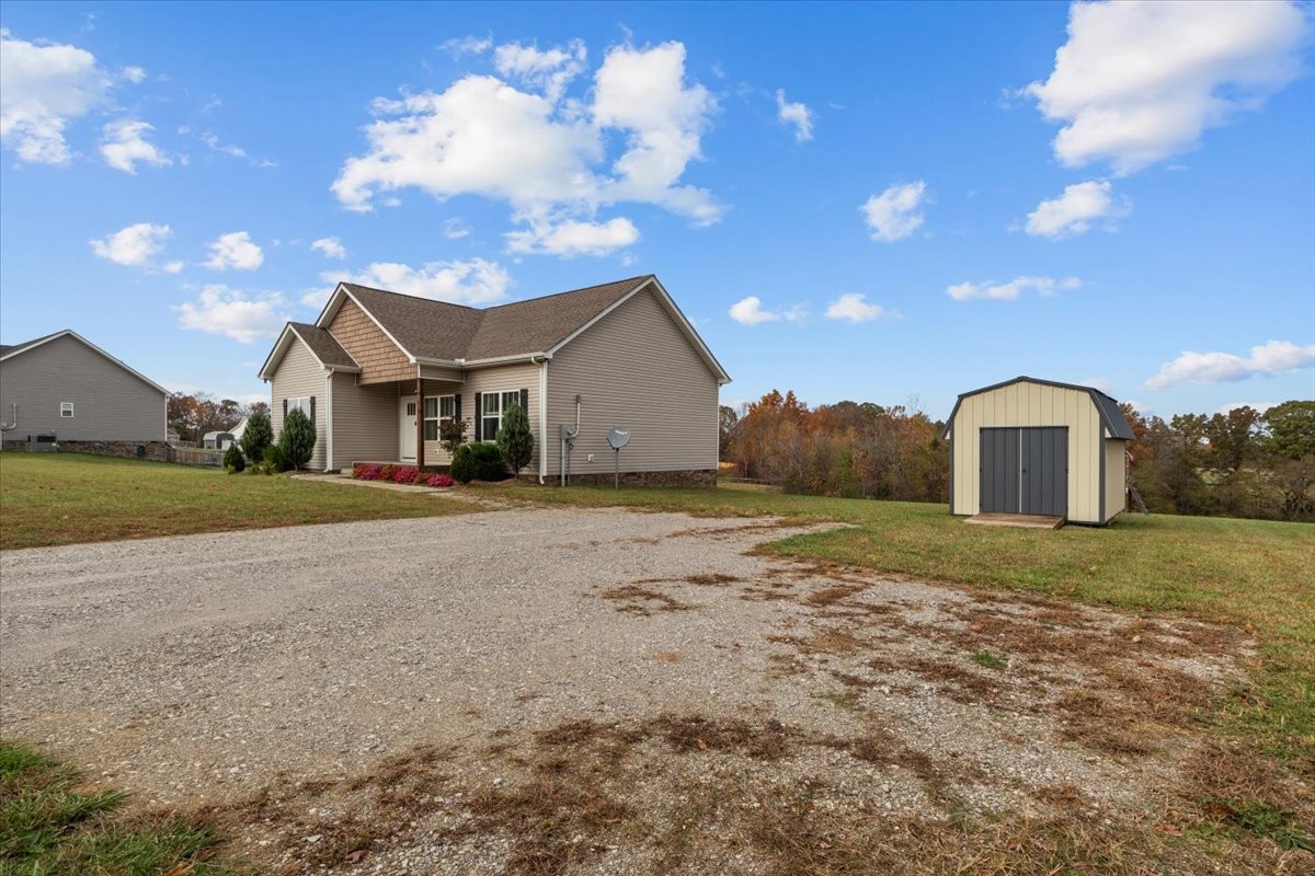 819 Hooper Rd
