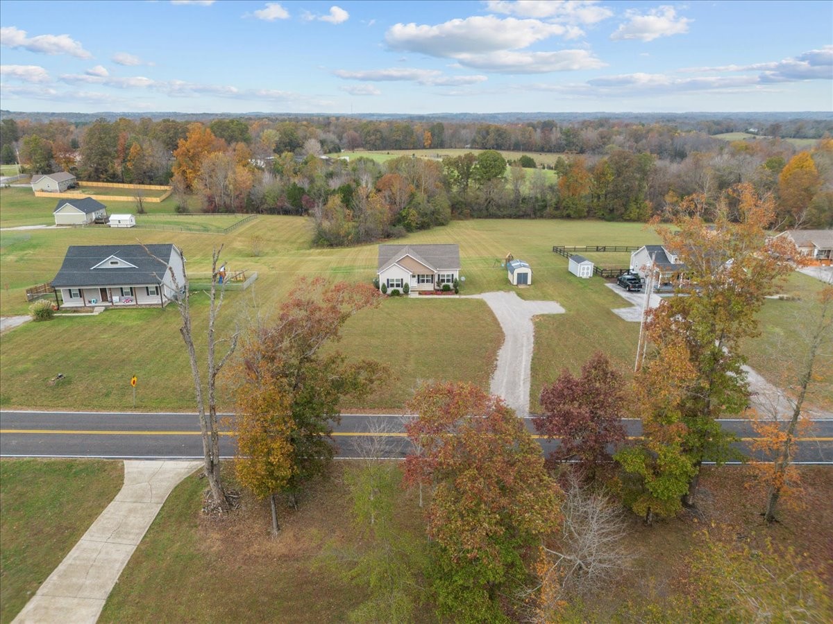 819 Hooper Rd